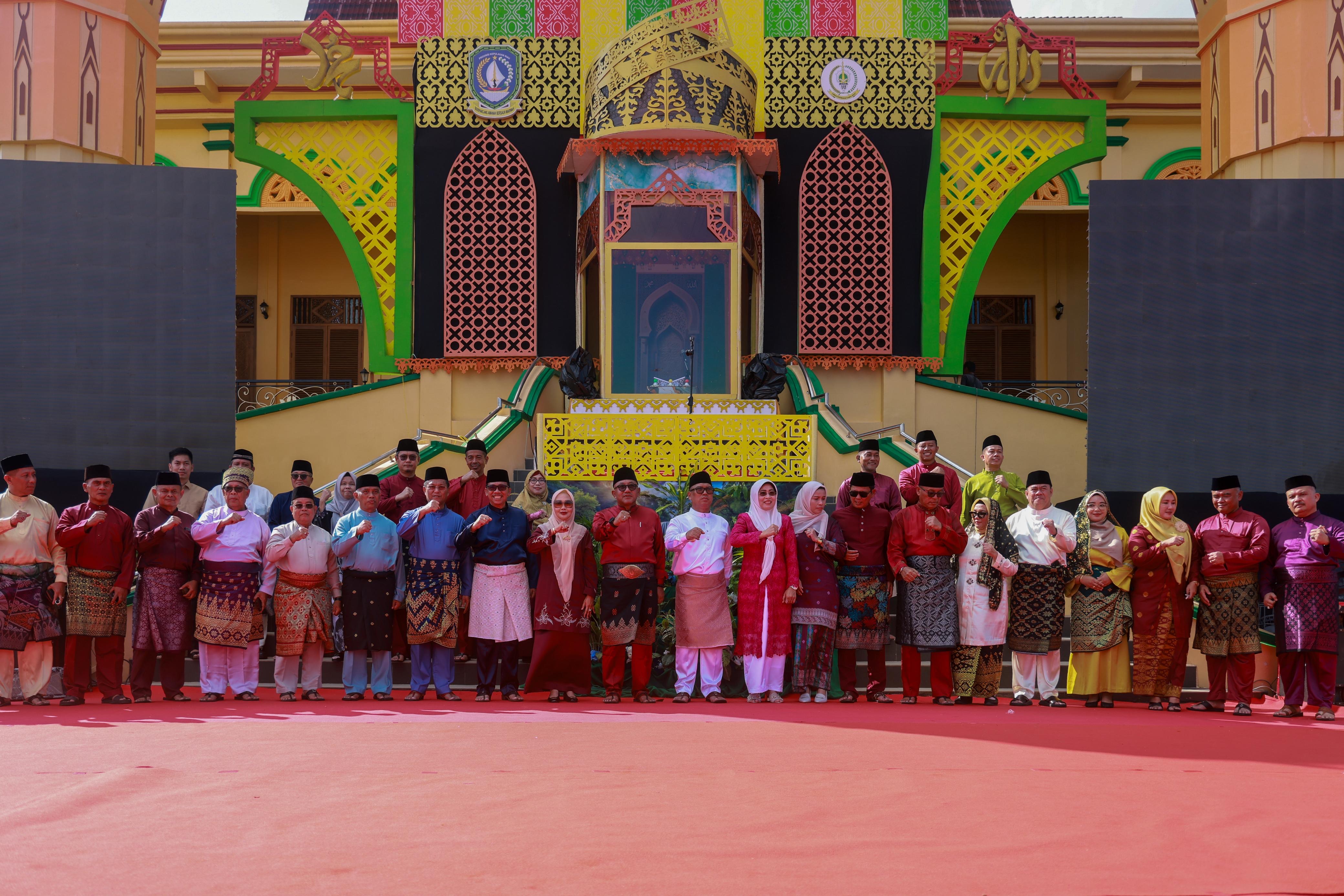 Kemeriahan Pawai Ta'aruf Tandai Dimulainya MTQ XII Tingkat Provinsi Kepri