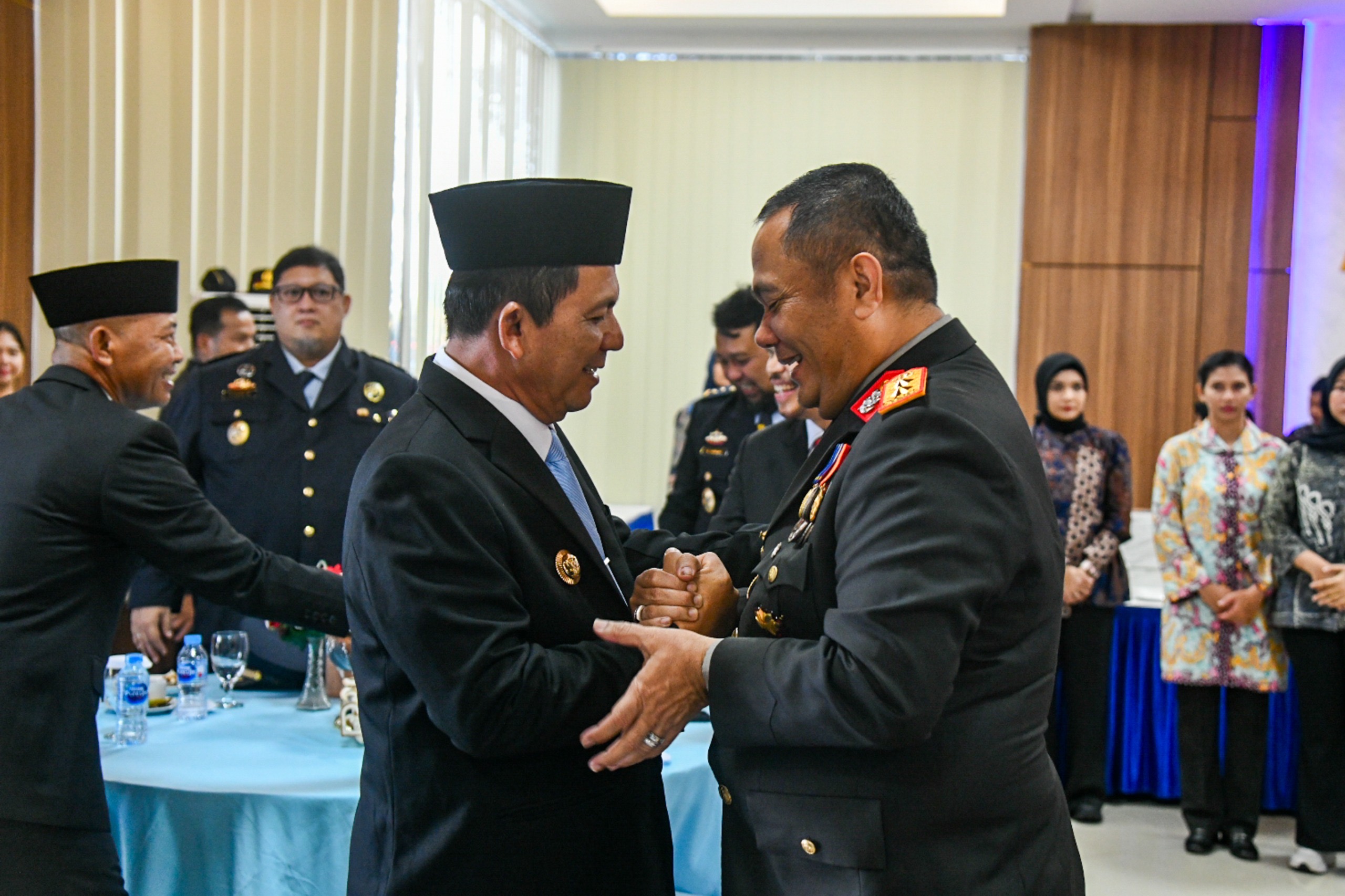 Gubernur Ansar Hadiri Rangkaian Syukuran Hari Bayangkara Ke-80 di Mapolda Kepri