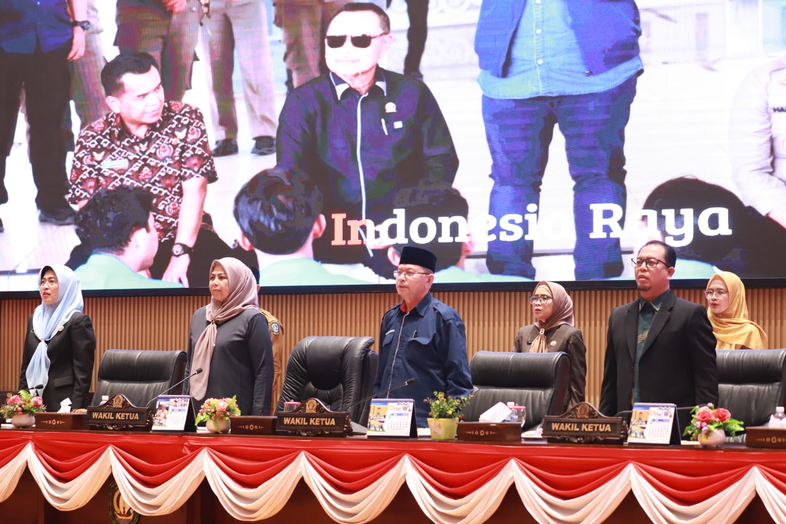 Sekda Misni Jawab Pandangan Umum Fraksi DPRD terhadap Ranperda Penyelenggaraan Peternakan dan Kesehatan Hewan