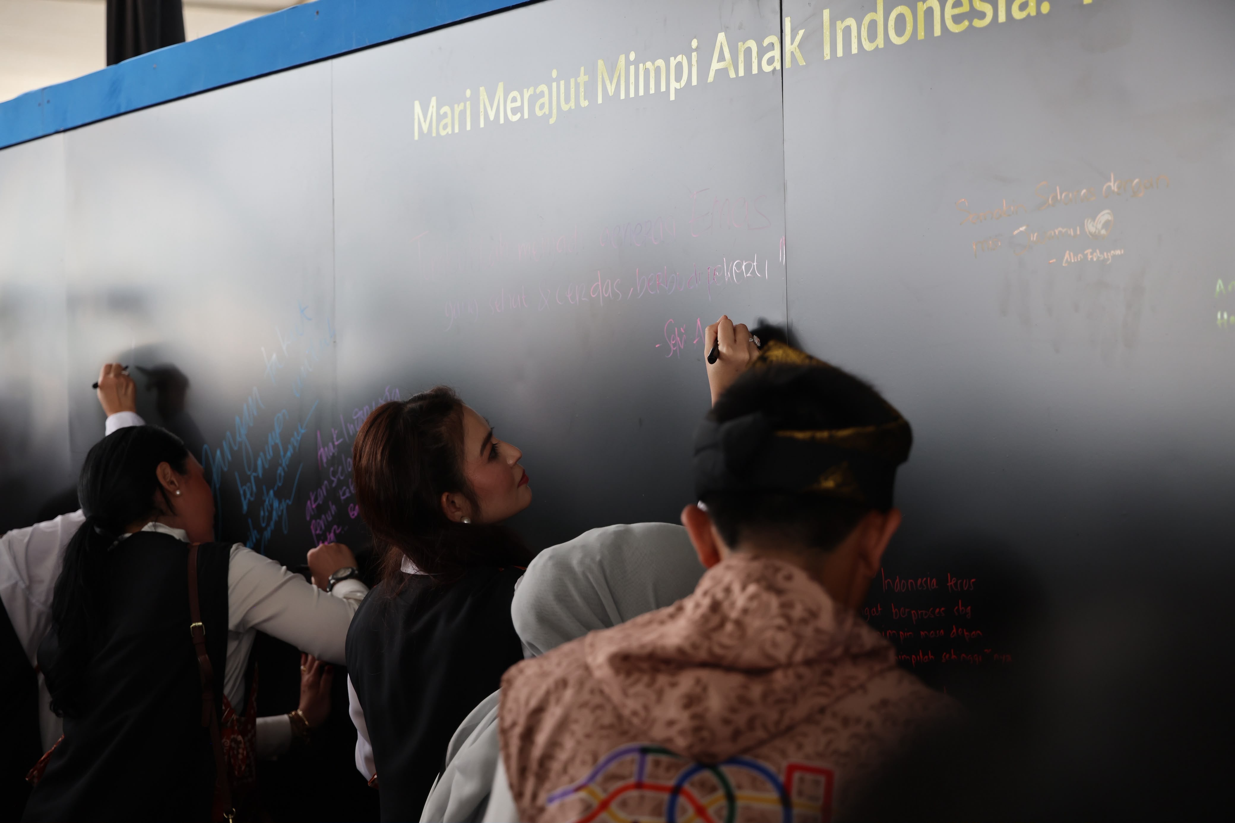 Selvi Gibran Bersama Seruni Kabinet Merah Putih Hadiri Puncak Hari Anak Nasional 2026 di Kepri