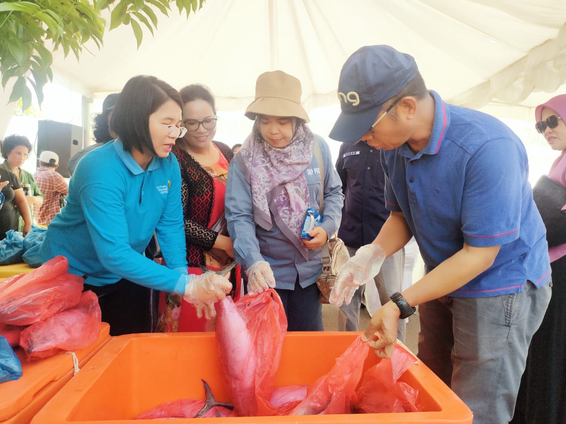 Warga Serbu Ikan Murah DKP Kepri