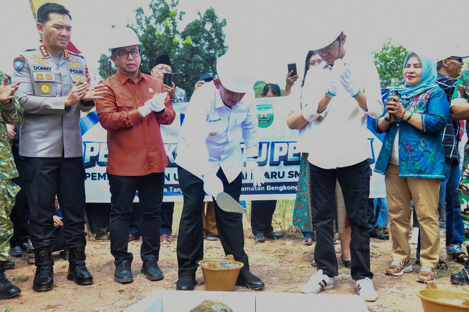 Pemprov Kepri Bangun 2 SMK Baru di Kota Batam, Gubernur Ansar Lakukan Peletakan Batu Pertama