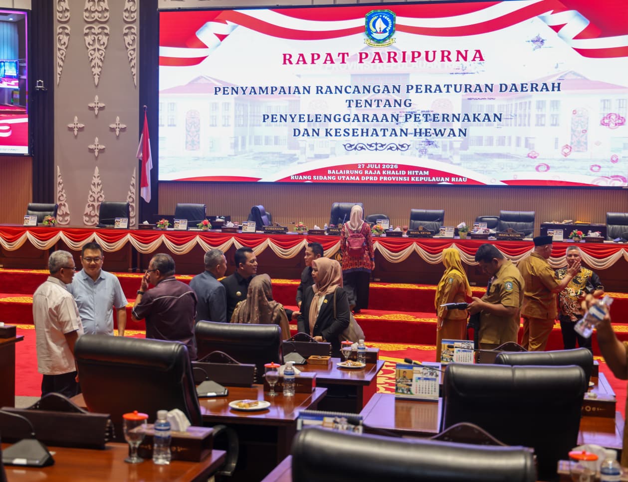 Gubernur Ansar Sampaikan Ranperda Penyelenggaraan Peternakan dan Kesehatan Hewan di Paripurna DPRD Kepri