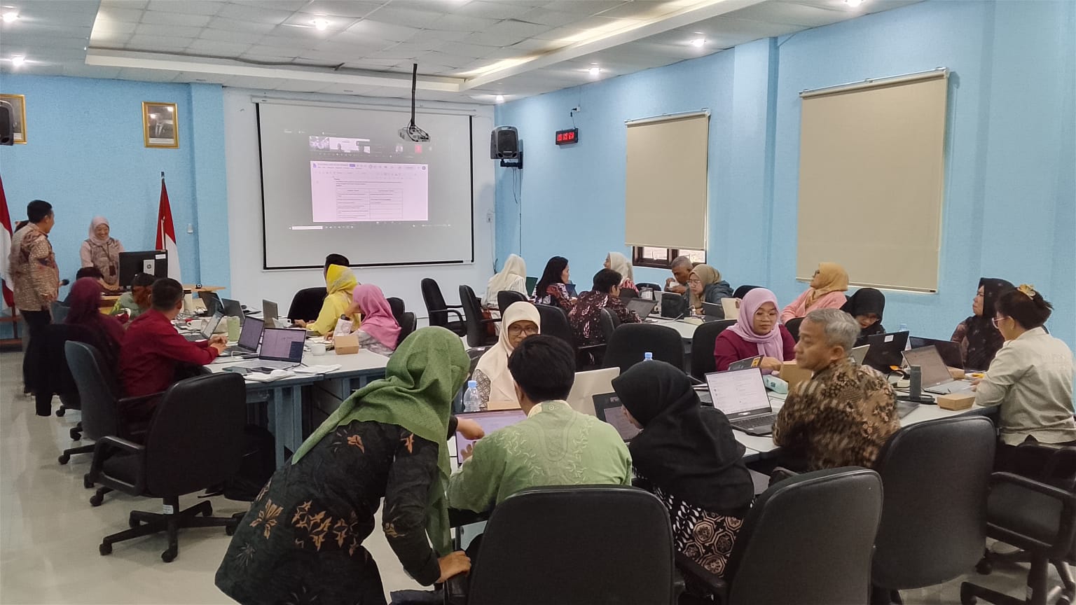 Pelatihan Pengelolaan Perbekalan Kesehatan bagi Pelaksana Kefarmasian di Fasilitas Pengelolaan Kefarmasian