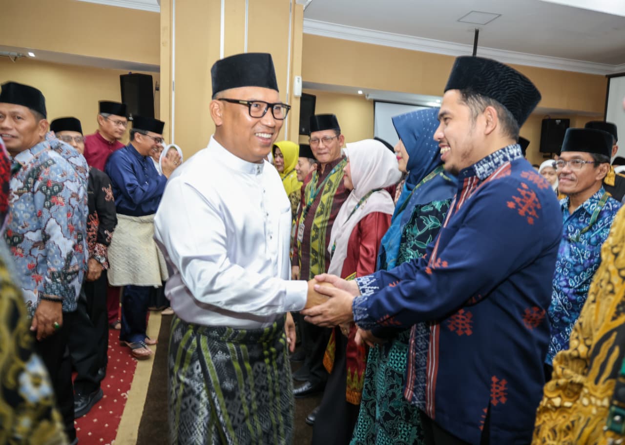 Wagub Nyanyang Lantik Dewan Hakim MTQ XII Kepri, Tekankan Objektivitas, Keadilan, dan Profesionalisme