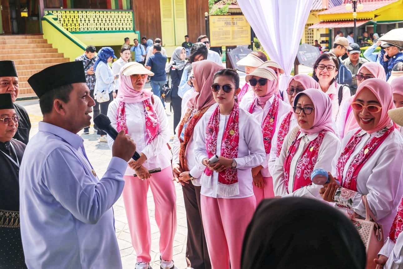 Hari Kedua di Tanjungpinang, Selvi Gibran Kunjungi Pulau Penyengat, Berdoa untuk Tokoh Melayu hingga Kunjungi Sekolah dan Sentra UMKM