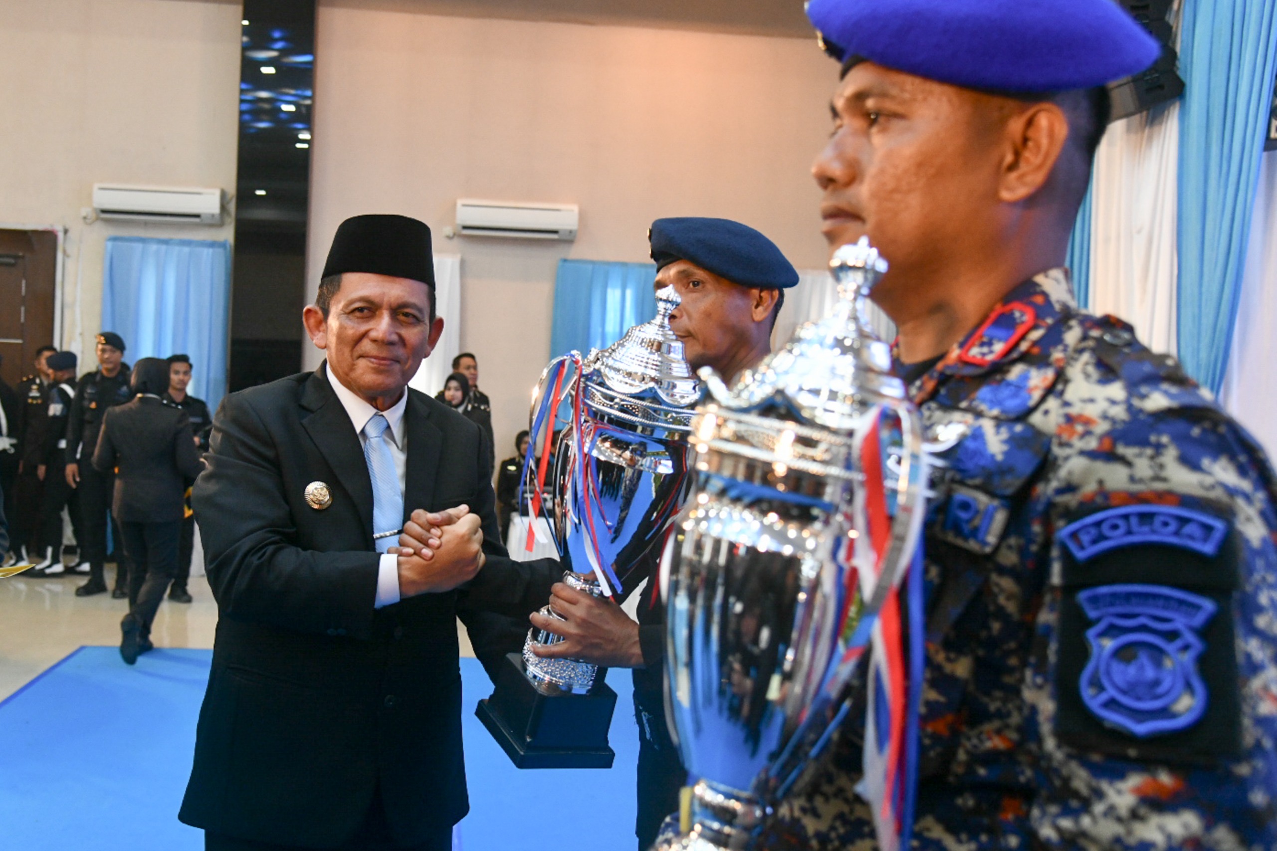 Gubernur Ansar Hadiri Rangkaian Syukuran Hari Bayangkara Ke-80 di Mapolda Kepri