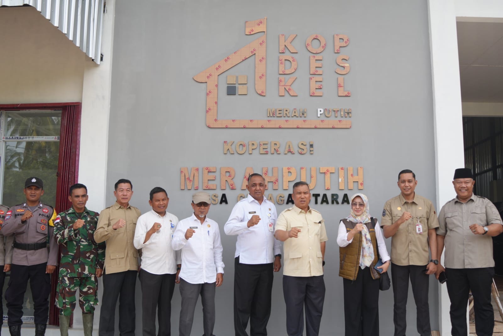 Wagub Nyanyang Tinjau Kesiapan Koperasi Desa Merah Putih di Cemaga Utara Natuna