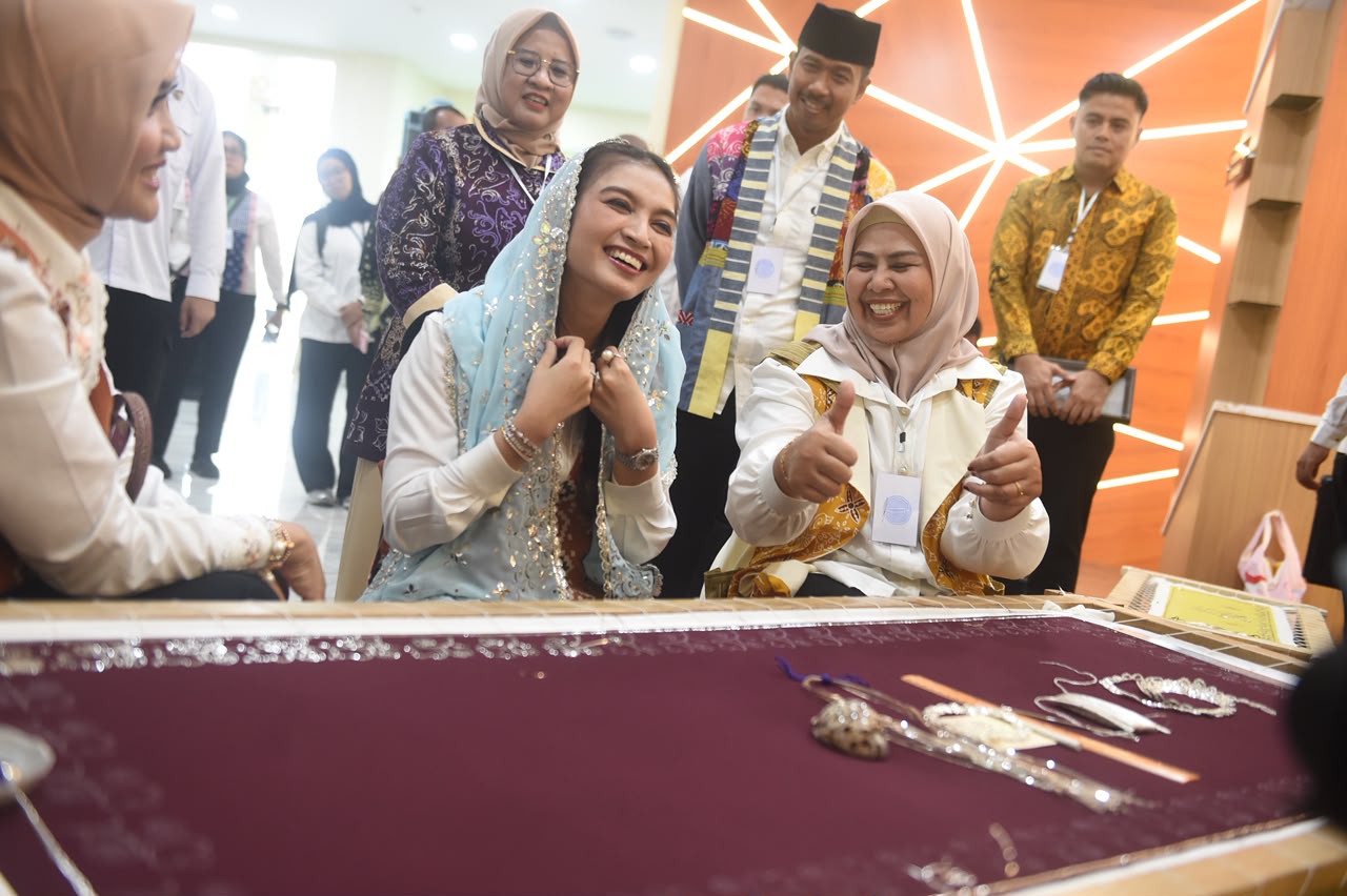 Ketum Dekranas RI Selvi Ananda Kunjungi Dekranasda Kepri
