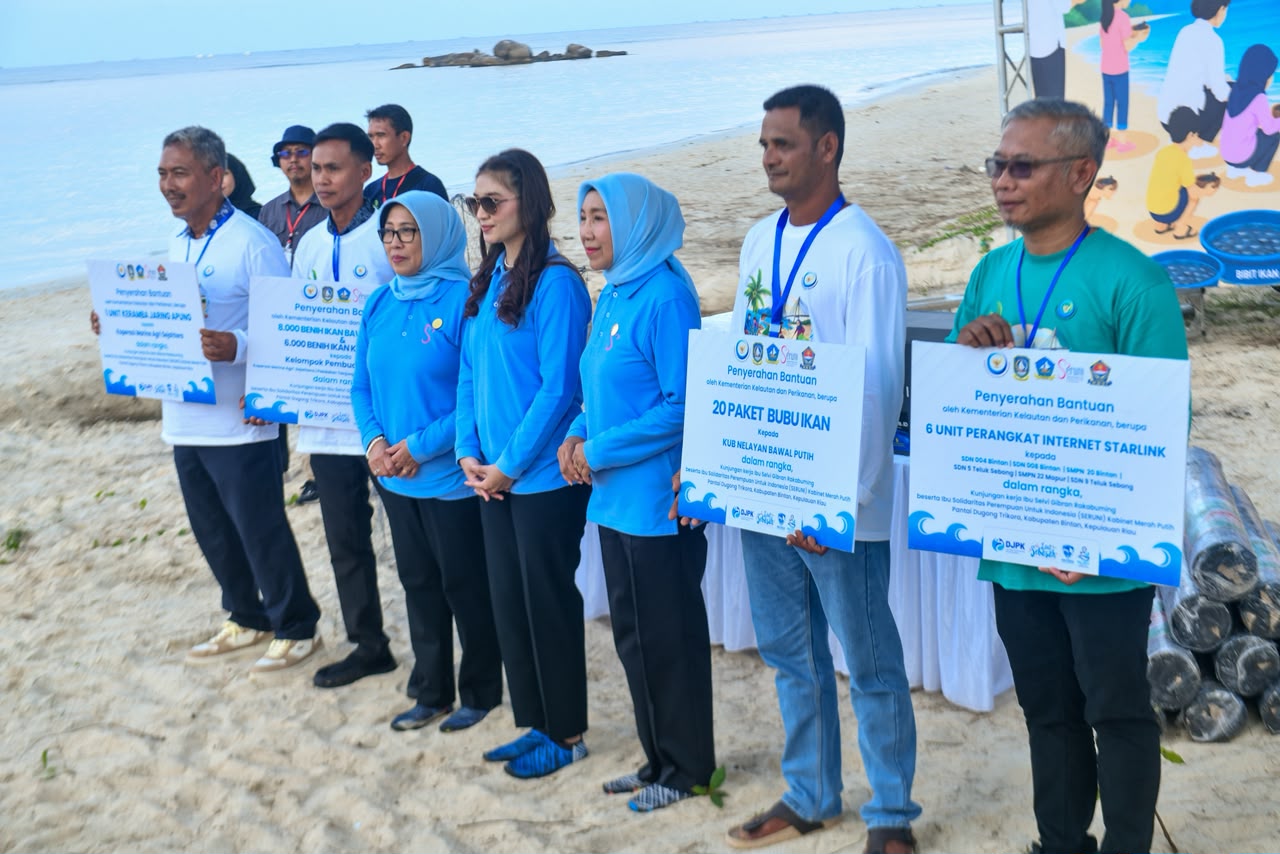 Perkuat Konservasi Laut, Selvi Gibran Transplantasi Karang dan Lepasliarkan Tukik di Pantai Dugong