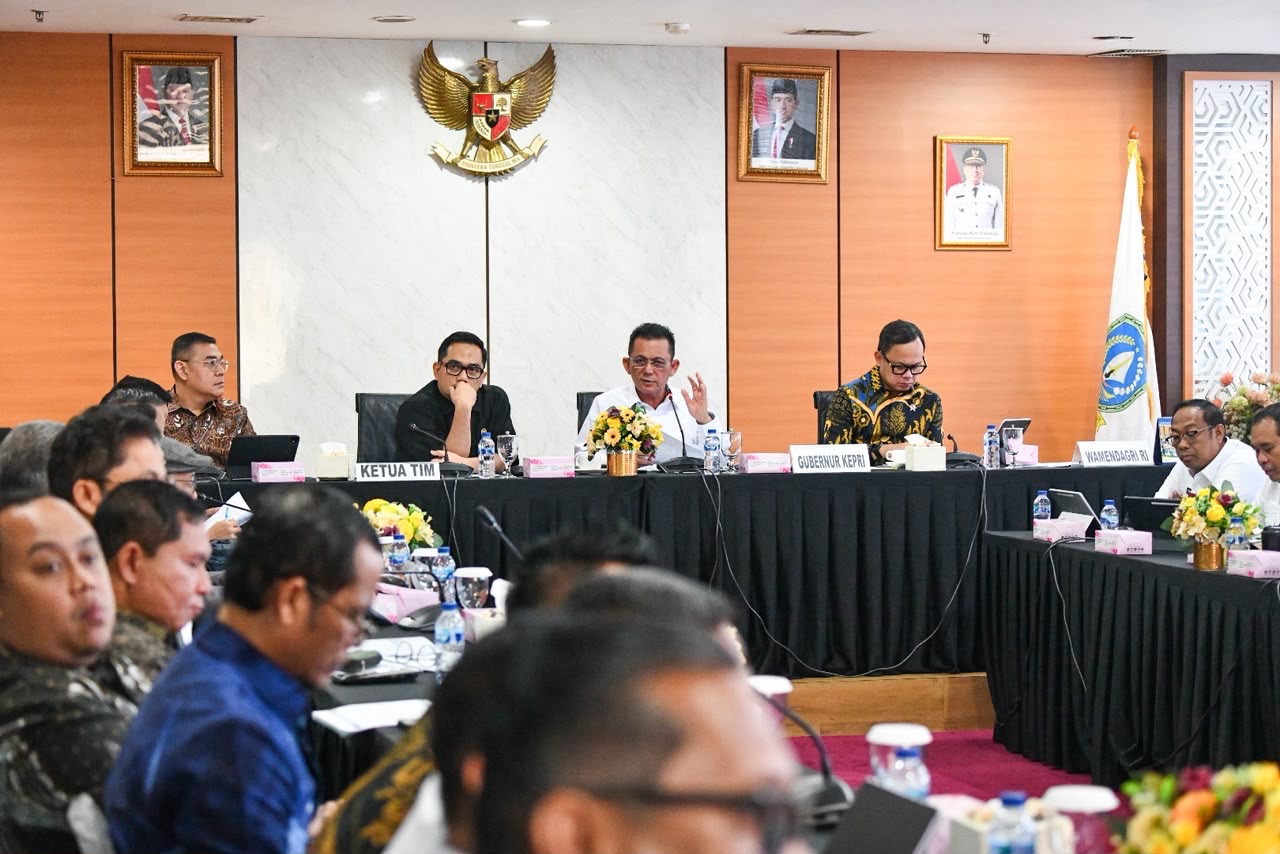 Terima Komisi II DPR RI, Gubernur Ansar Pastikan Program Nasional Berjalan Baik