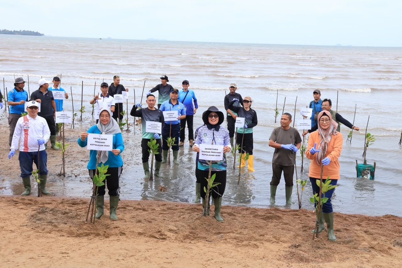 Peringatan Hari Mangrove Sedunia 2026 Sekda Misni : Perkuat Komitmen Jaga Kelestarian Ekosistem Mangrove
