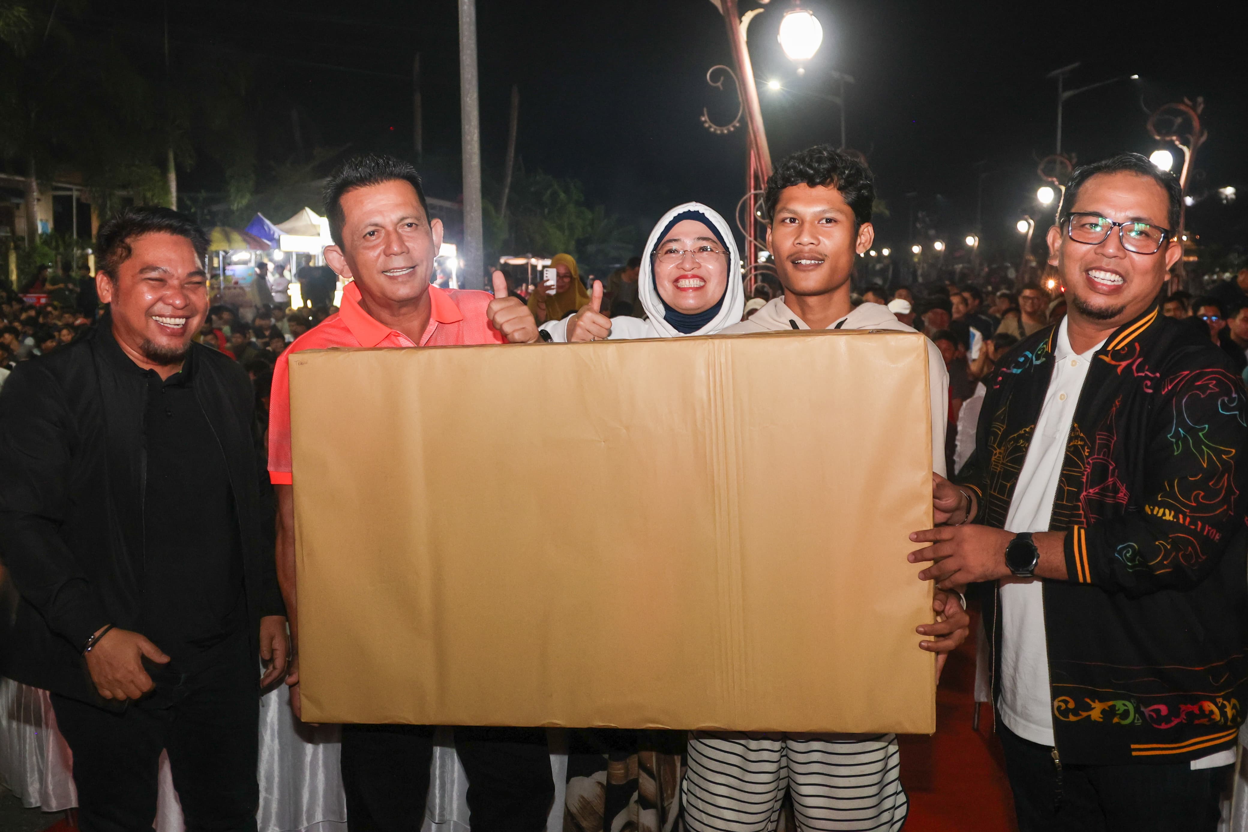 Antusiasme Warga Meriahkan Nobar Final Piala Dunia 2026 Bersama Gubernur Ansar Ahmad