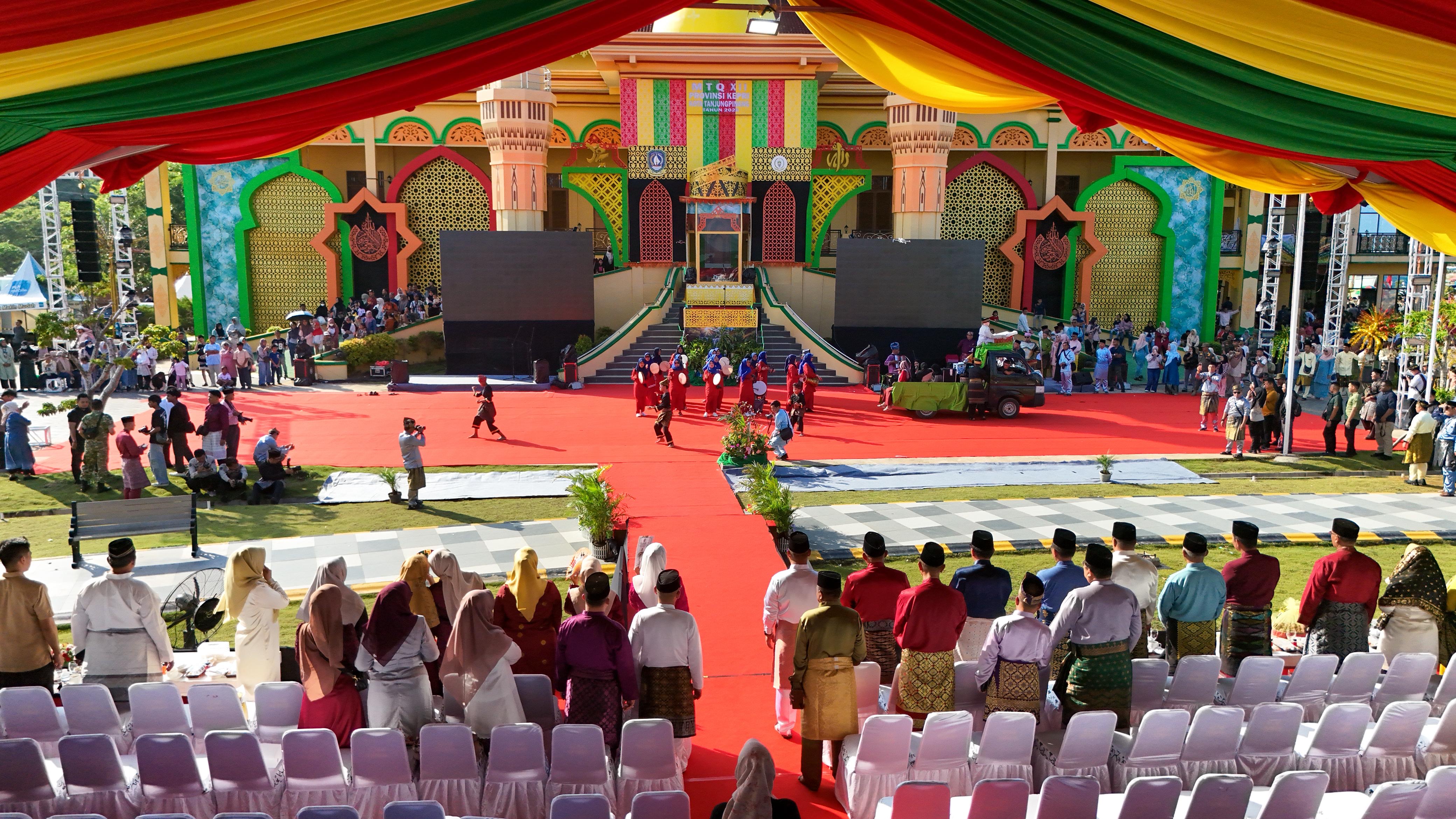 Kemeriahan Pawai Ta'aruf Tandai Dimulainya MTQ XII Tingkat Provinsi Kepri