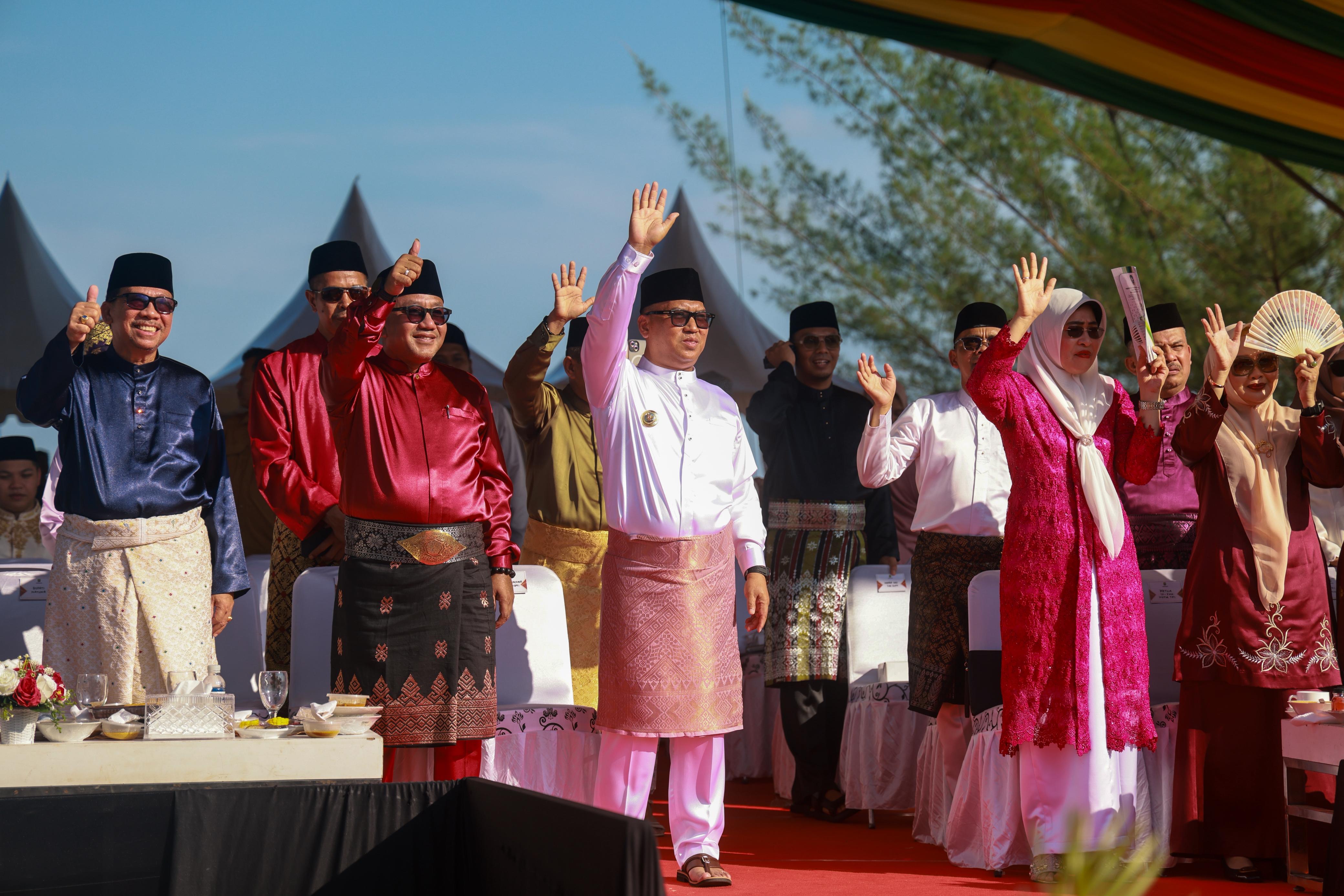 Kemeriahan Pawai Ta'aruf Tandai Dimulainya MTQ XII Tingkat Provinsi Kepri