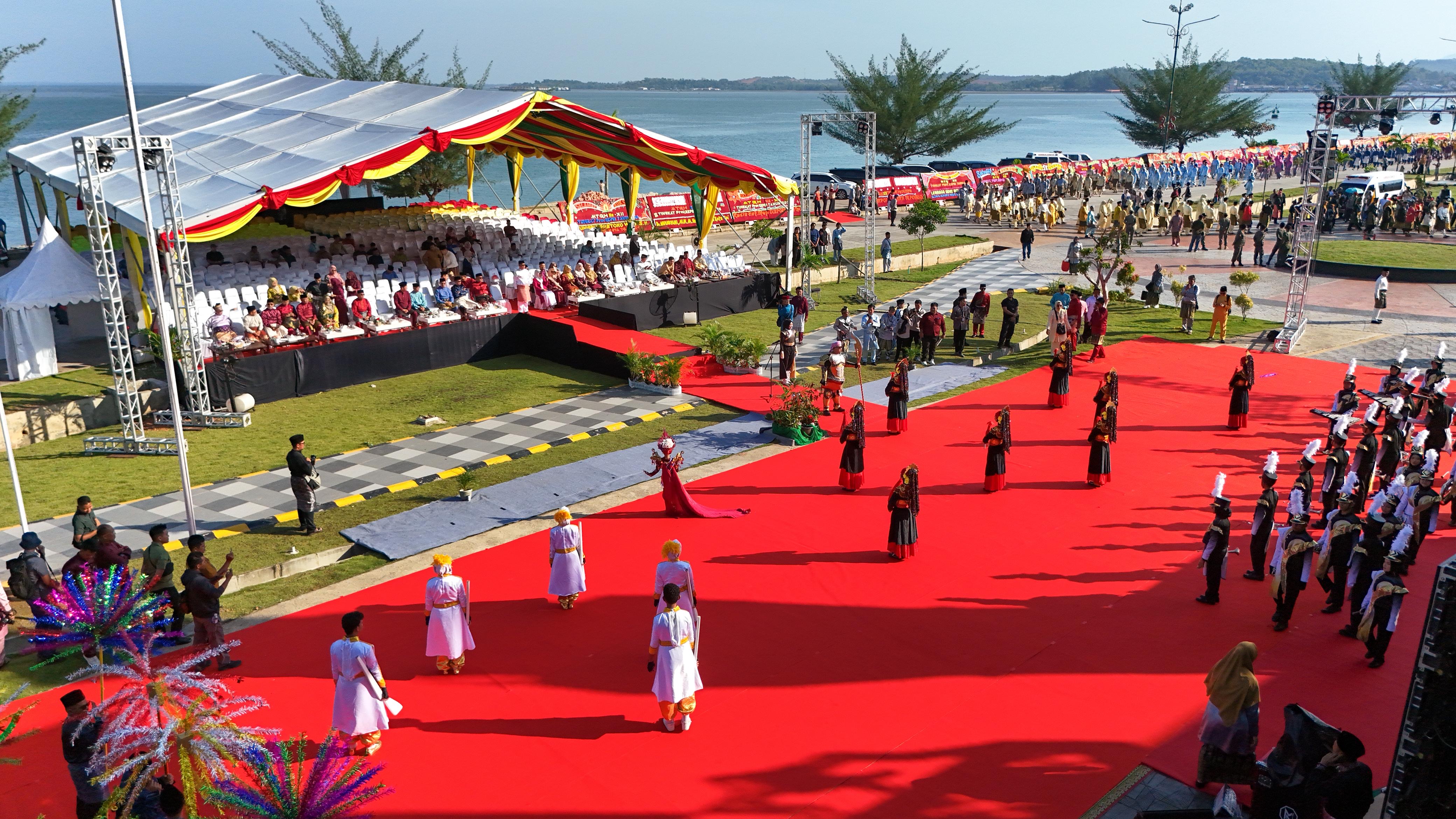 Kemeriahan Pawai Ta'aruf Tandai Dimulainya MTQ XII Tingkat Provinsi Kepri