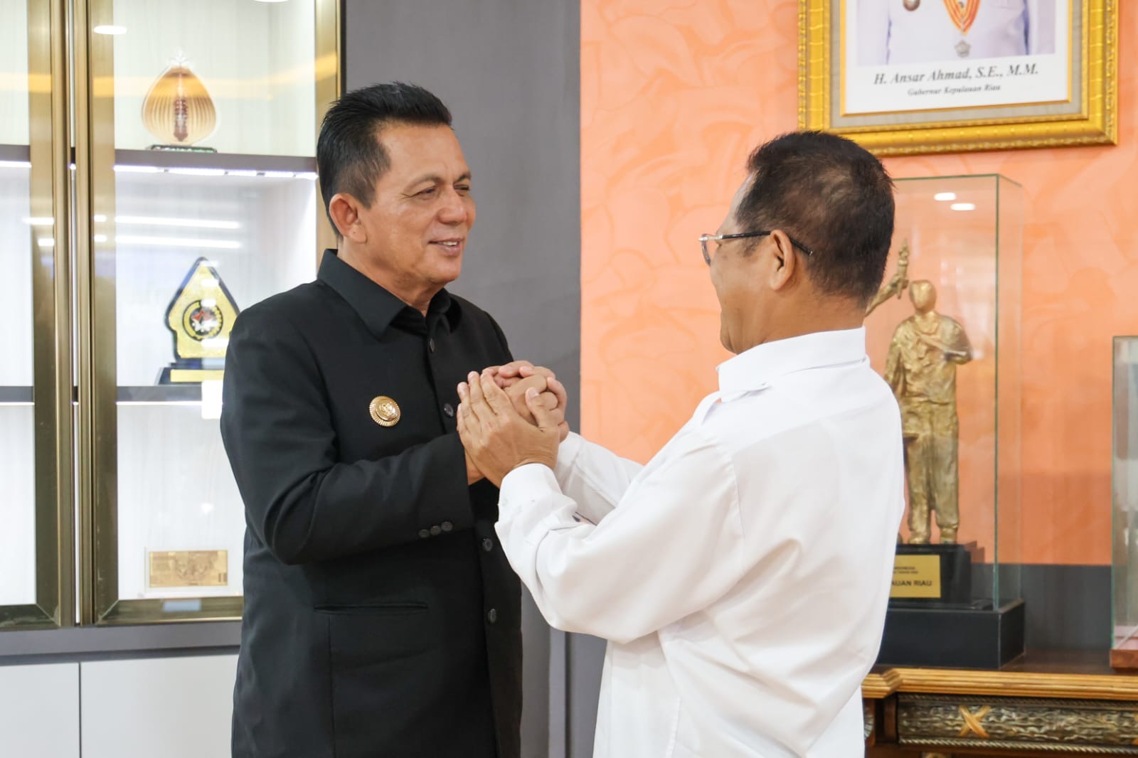 Gubernur Ansar Terima Silaturahmi Ketua Pengadilan Tinggi Kepri Jelang Pindah Tugas