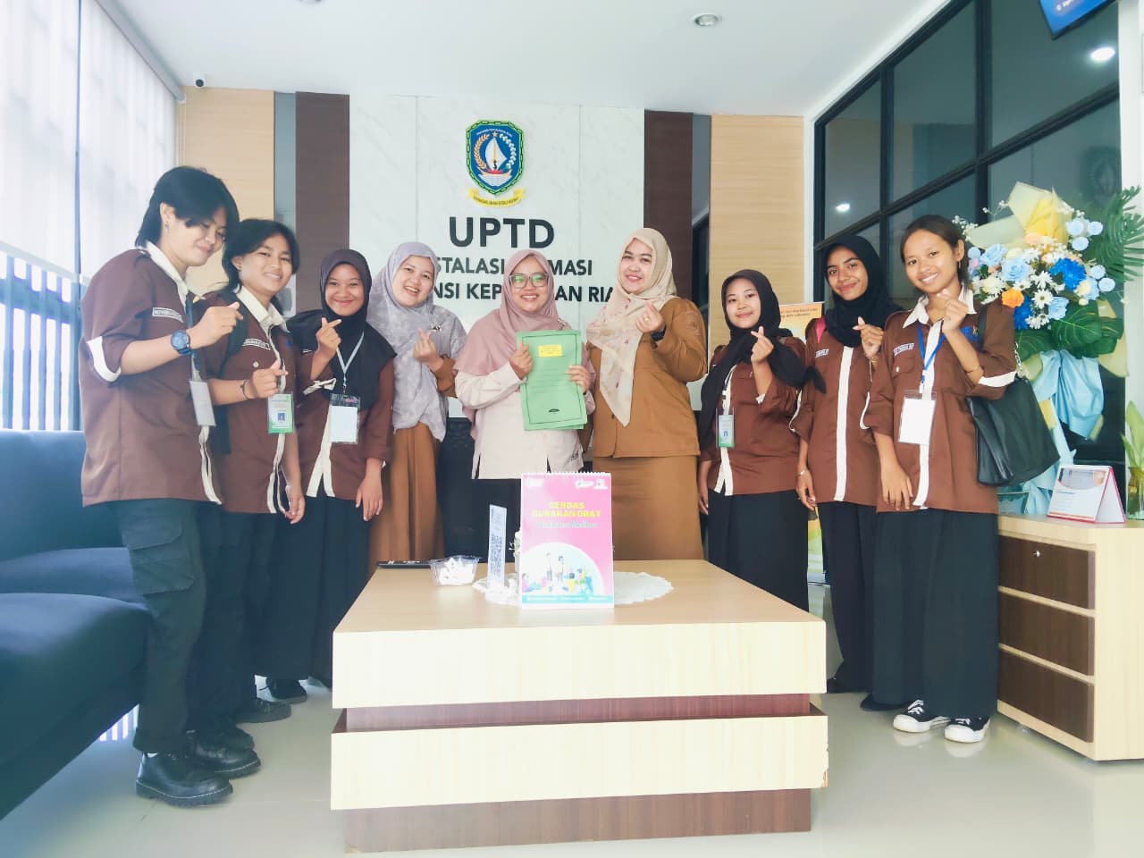 Sinergi Dunia Pendidikan dan Dunia Kerja, UPTD Instalasi Farmasi Dinkes Kepri Sambut Siswi PKL SMK Negeri 1 Gunung Kijang