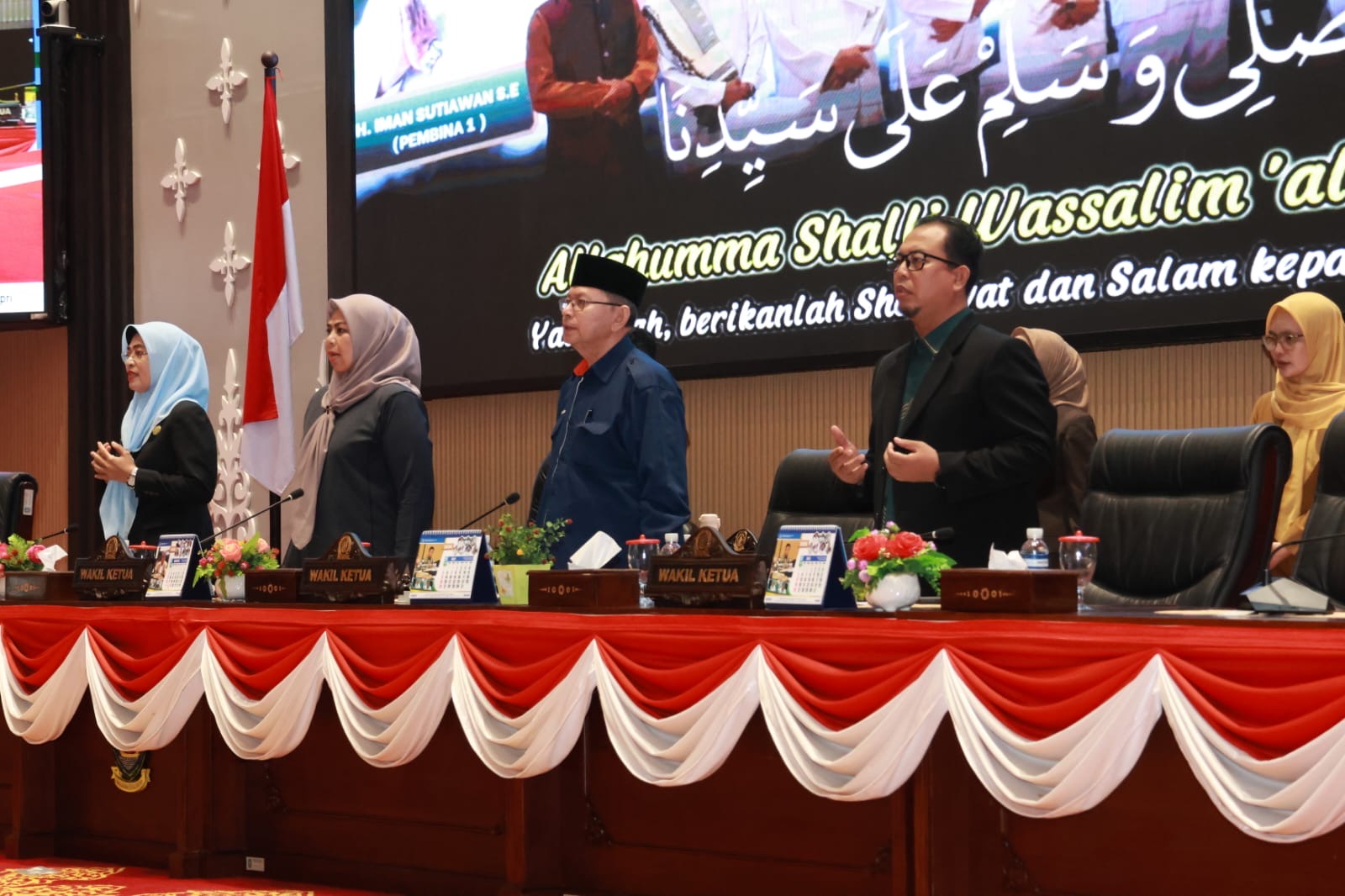 Sekda Misni Jawab Pandangan Umum Fraksi DPRD terhadap Ranperda Penyelenggaraan Peternakan dan Kesehatan Hewan