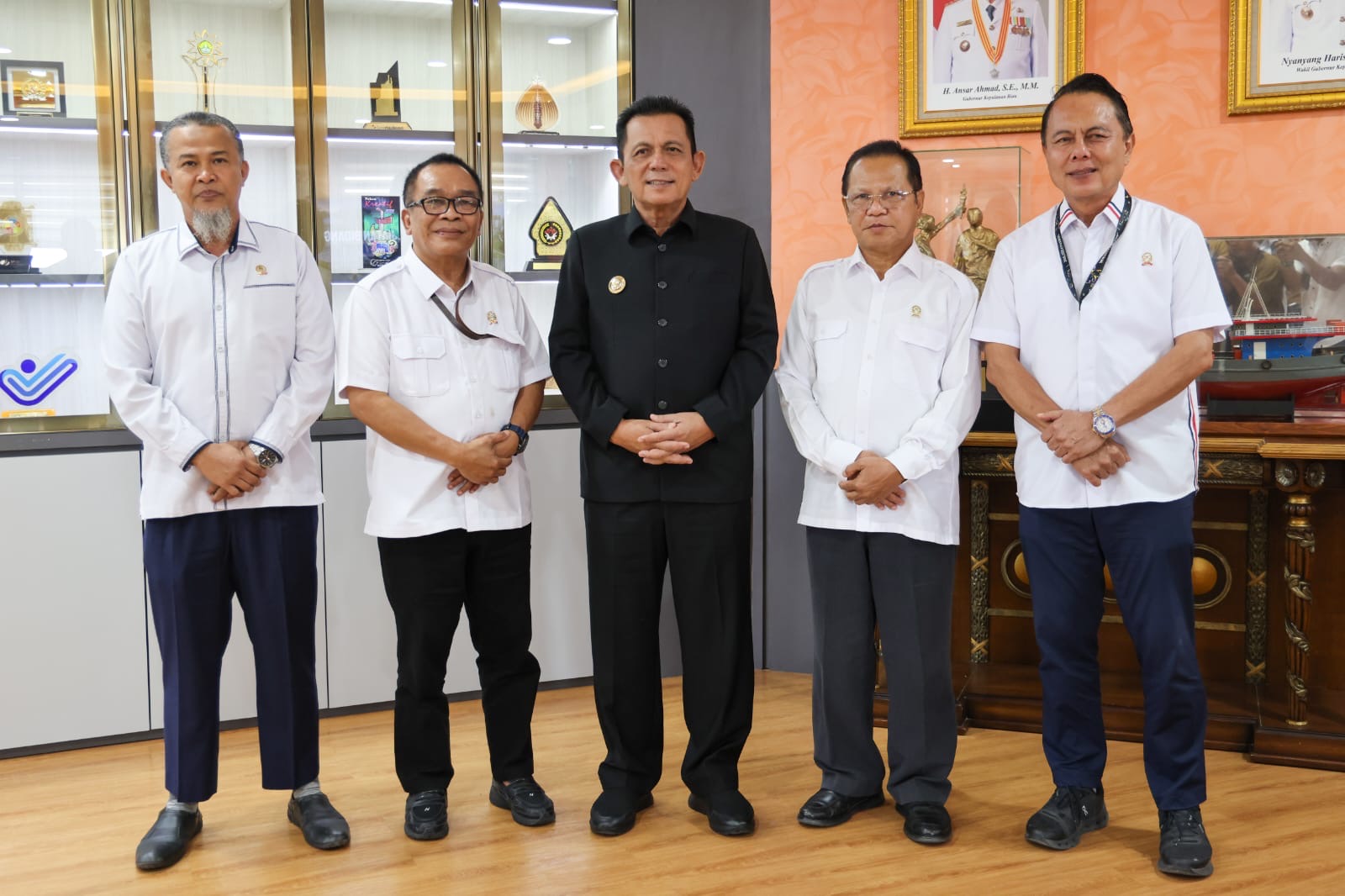 Gubernur Ansar Terima Silaturahmi Ketua Pengadilan Tinggi Kepri Jelang Pindah Tugas