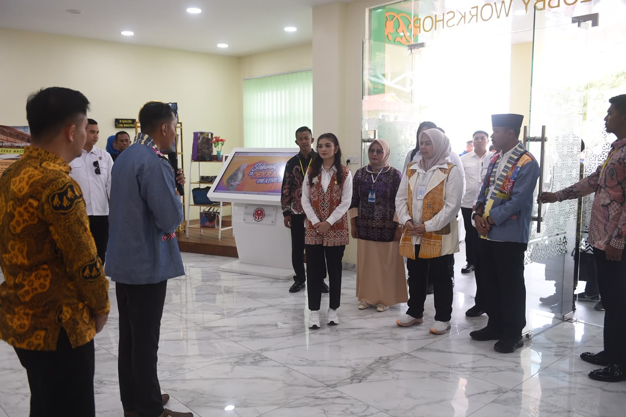 Ketum Dekranas RI Selvi Ananda Kunjungi Dekranasda Kepri