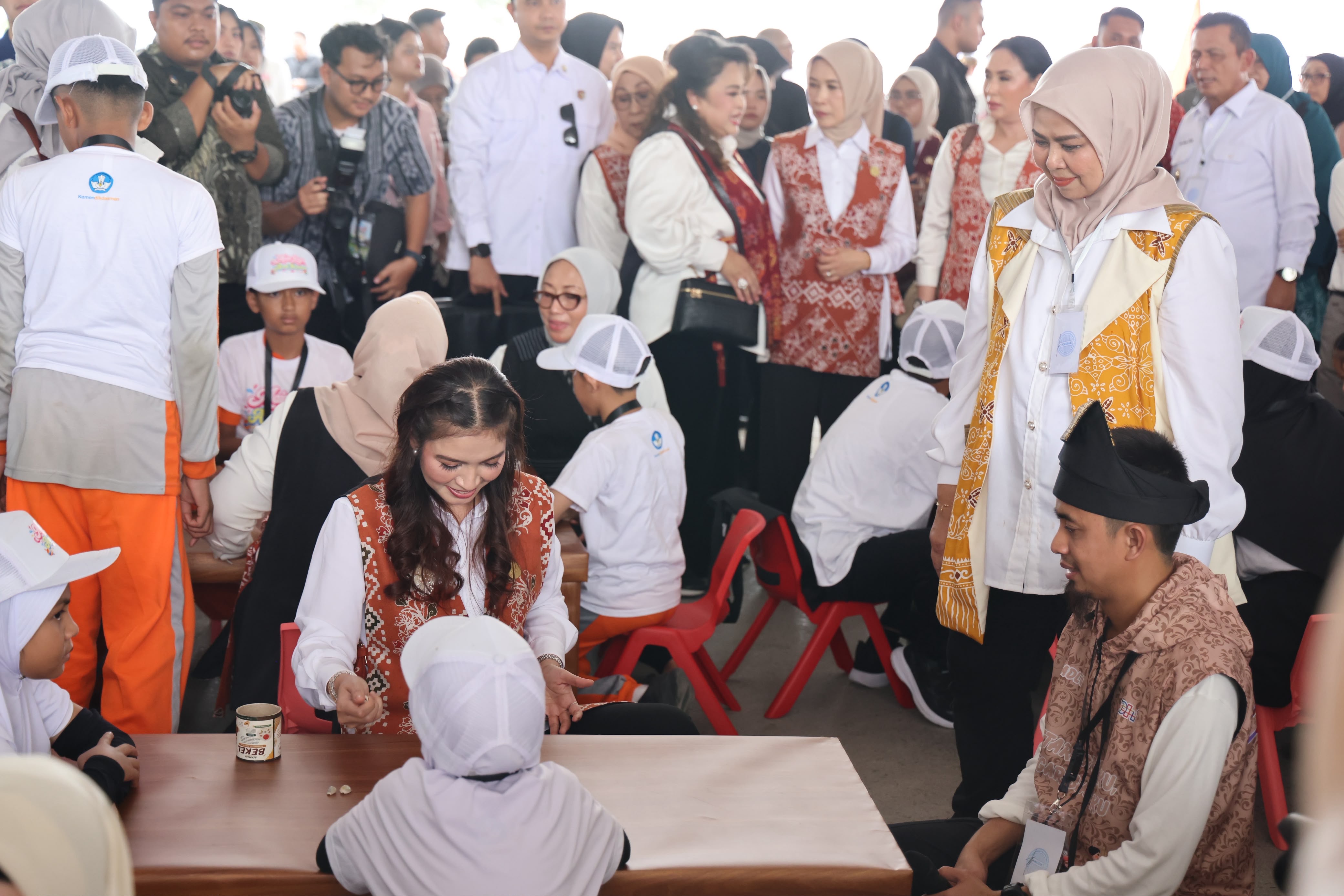 Selvi Gibran Bersama Seruni Kabinet Merah Putih Hadiri Puncak Hari Anak Nasional 2026 di Kepri