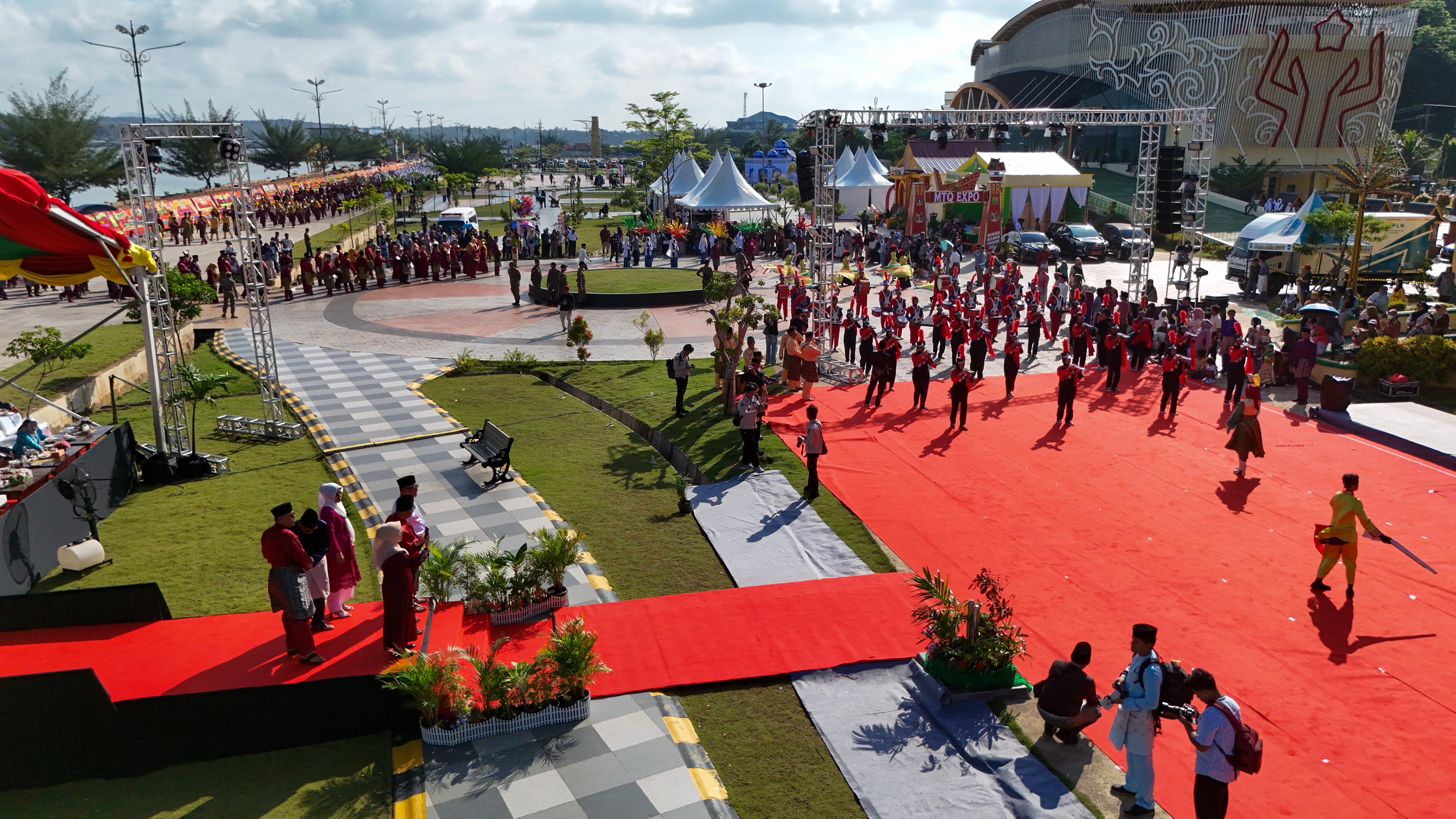 Kemeriahan Pawai Ta'aruf Tandai Dimulainya MTQ XII Tingkat Provinsi Kepri