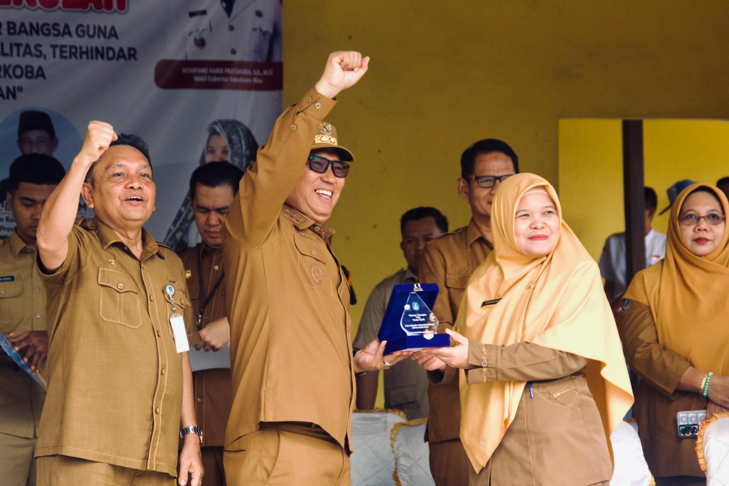 Wakil Gubernur Nyanyang Membuka Program Kesbangpol Masuk Sekolah di SMA 4 Tanjungpinang