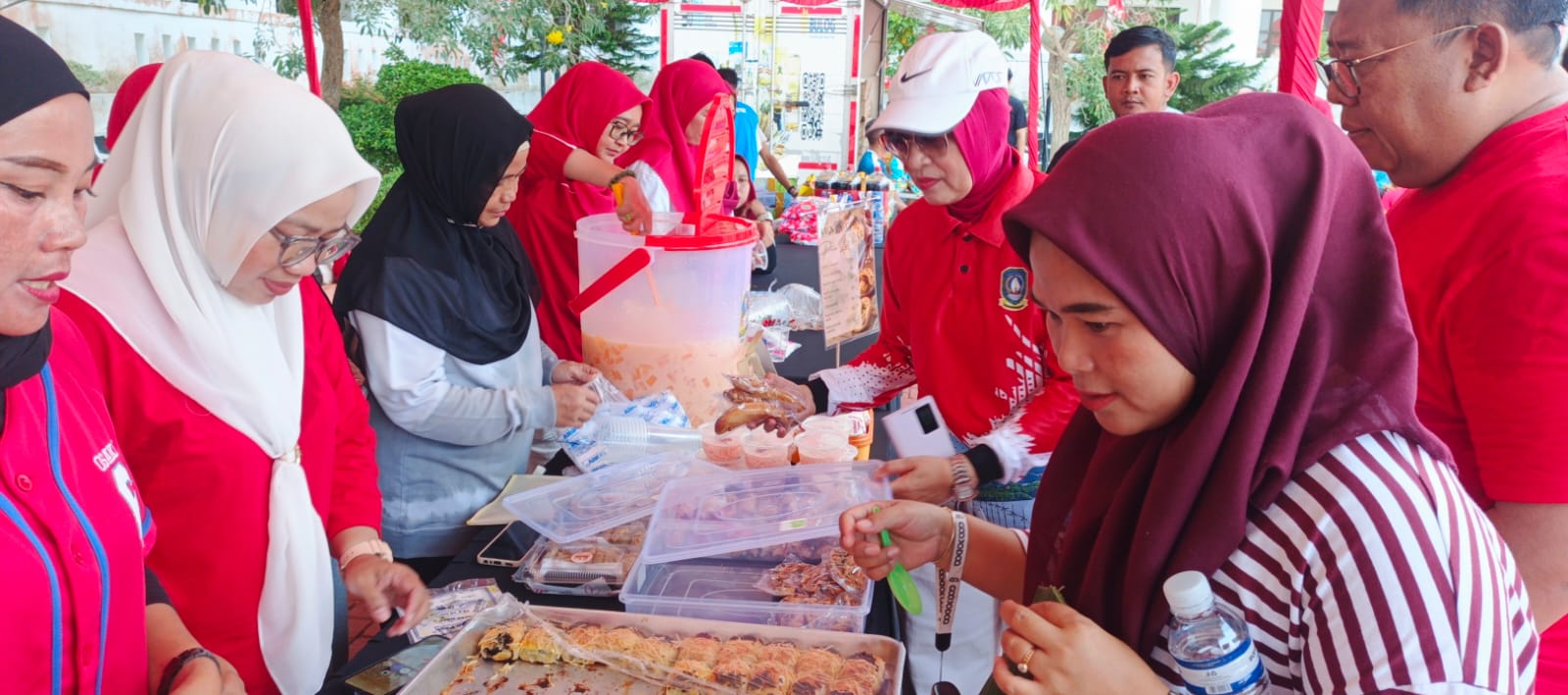 Semarakkan HUT RI ke-81, Biro Pemerintahan dan Otda Kepri Ikuti Serangkaian Lomba dan Bazar UMKM
