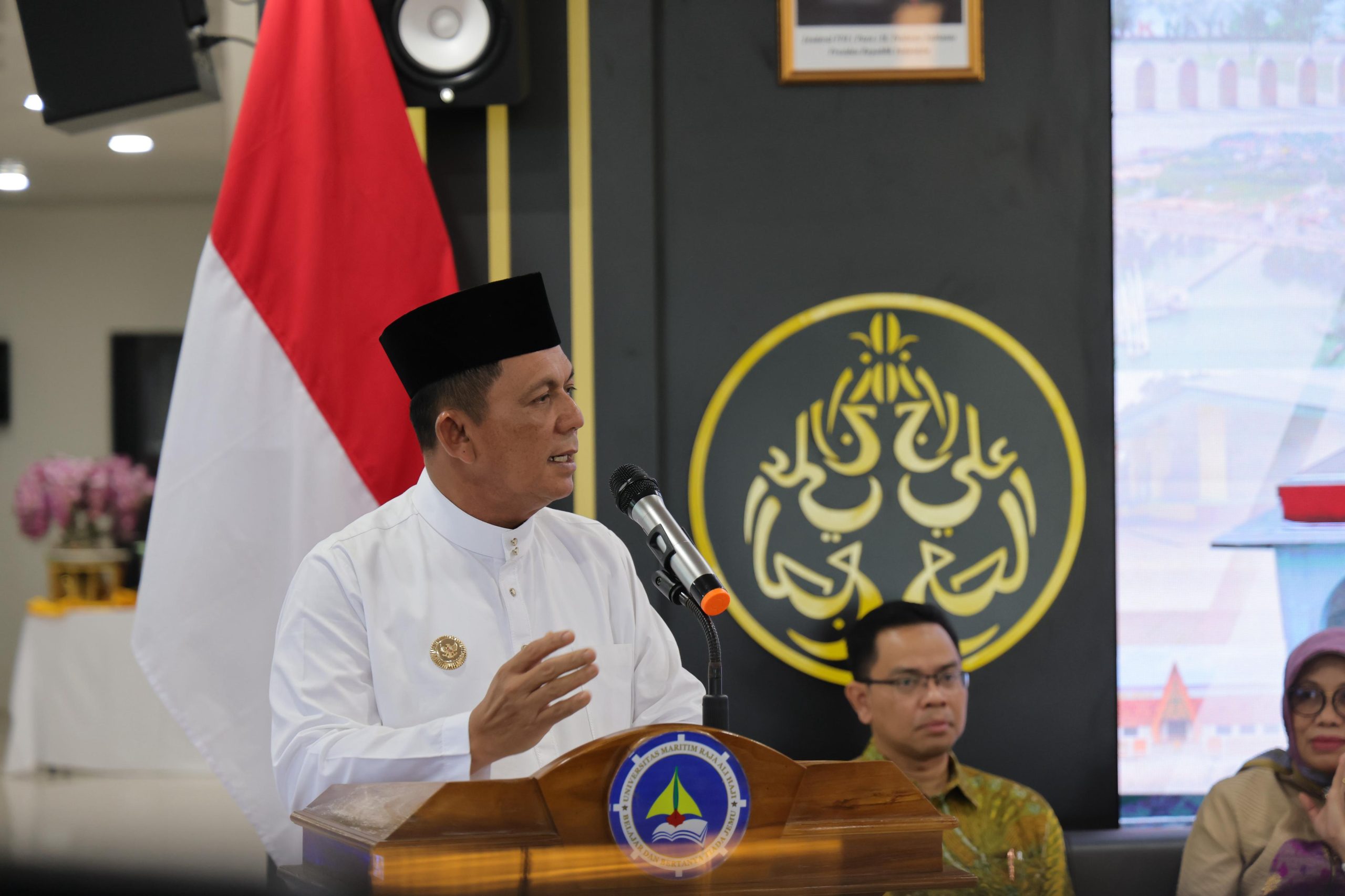 Gubernur Ansar Ahmad Dampingi Mendiktisaintek RI Berdialog di UMRAH
