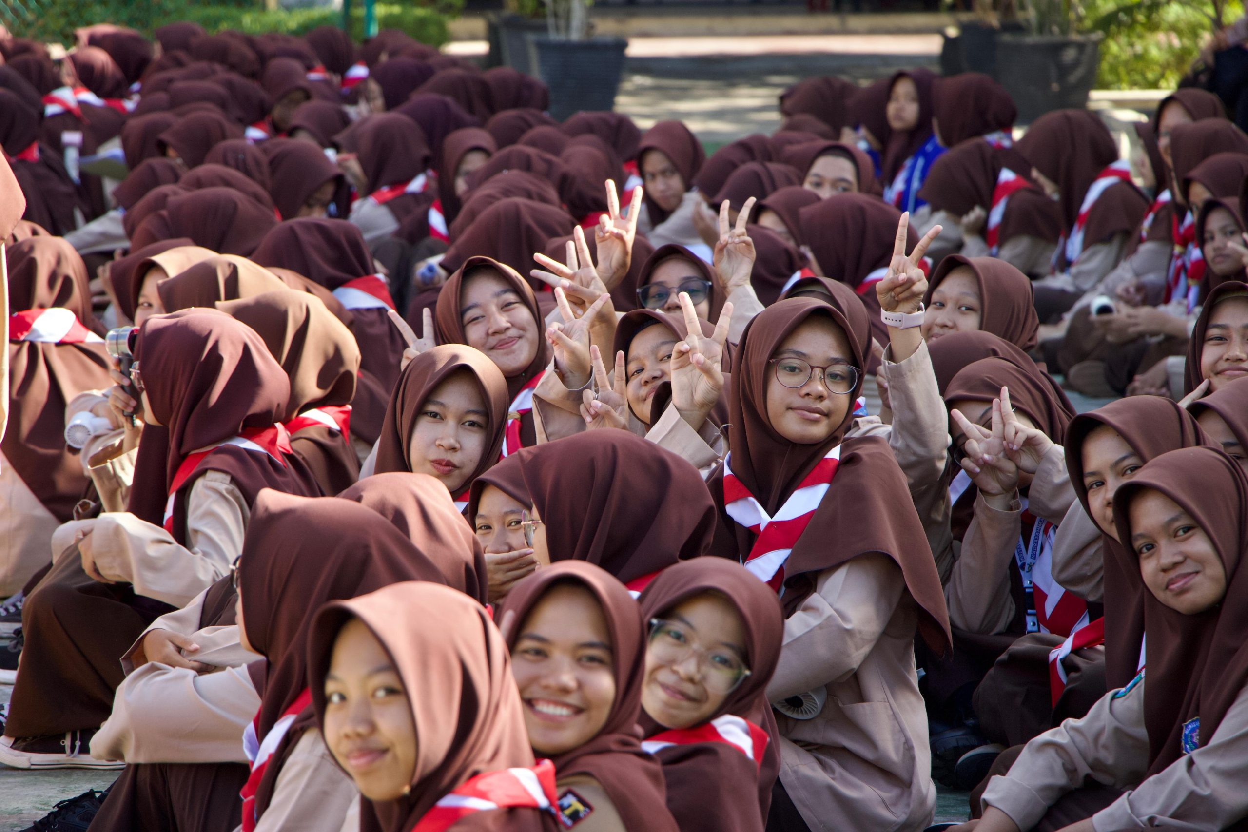 1.245 Pelajar MAN 1 Batam ikuti Sosialisasi P4GN, Pendidikan Politik dan Kewaspadaan Dini Terhadap Paham Radikal Dalam KEMAS seri Ke-14 Tahun 2026