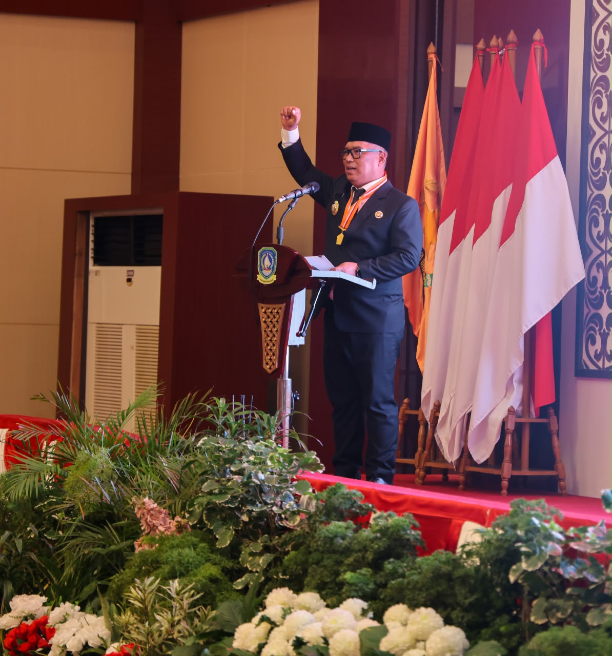 Wagub Nyanyang Terima Anugerah Bintang Veteran pada Peringatan Hari Veteran Nasional 2026