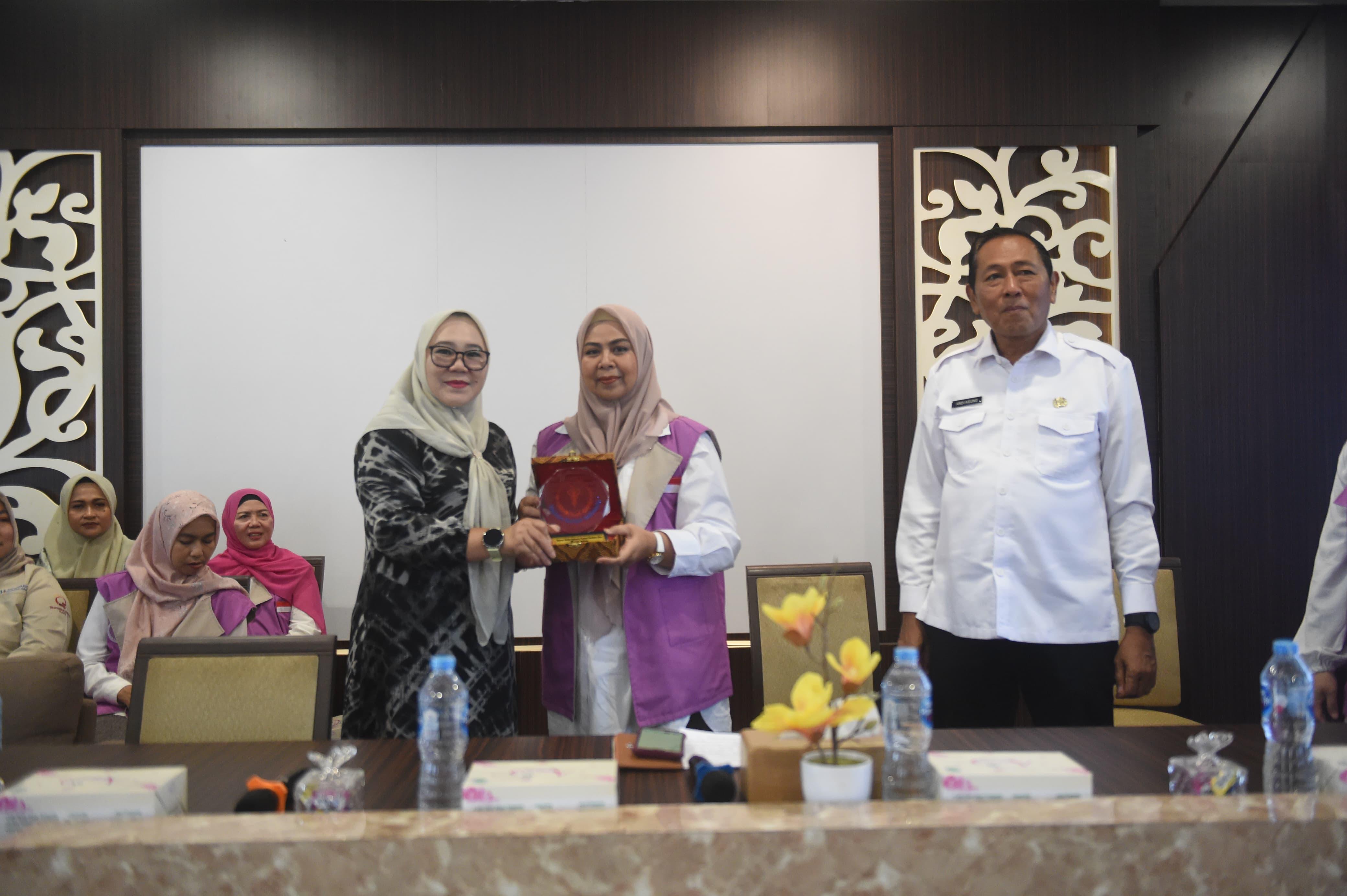 YKI Kepri Goes to School, Dewi Ansar Ajak Gen-Z Kenali dan Cegah Kanker Sejak Dini