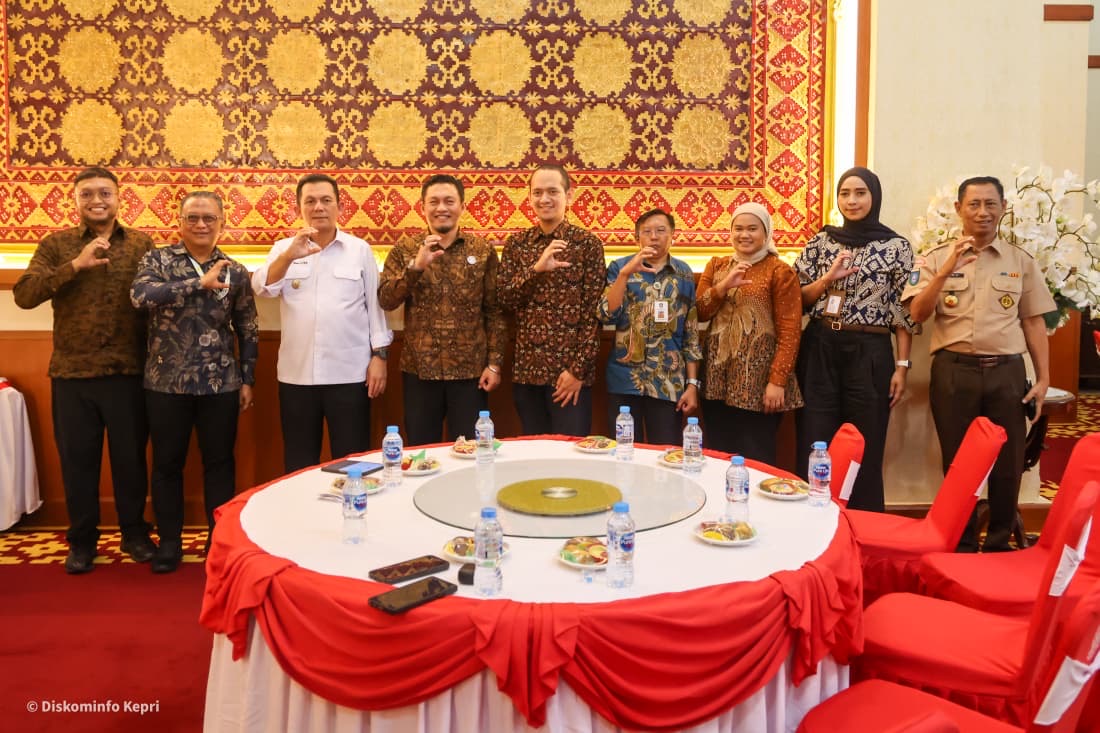 Pemprov Kepri - PLN Icon Plus Bahas Penguatan Internet dan Green Energy, Dorong Optimalisasi Jaringan Digital dan Pemanfaatan Energi Surya