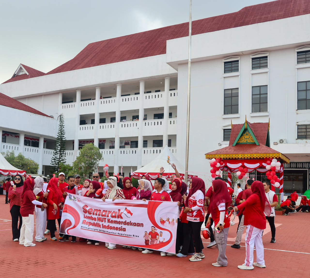 Semarak Lomba 17 Agustus di Lingkungan Setda Kepri Meriah, Diawali Jalan Santai