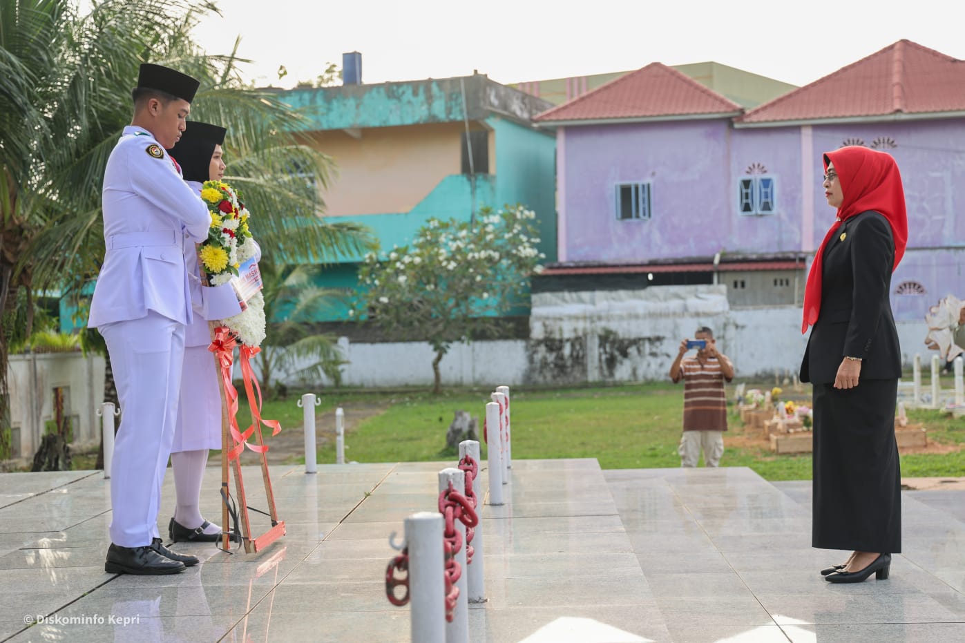 Peringati Hari Veteran, Pemprov Kepri Gelar Upacara dan Ziarah Tabur Bunga di TMP Pusara Bhakti