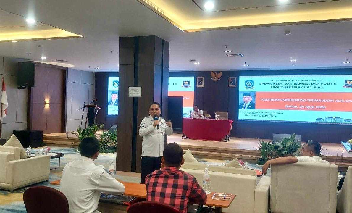 Kepala Badan Kesbangpol Kepri Dr. Darson, S.Pd, M.Si Narasumber Seminar Kamtibmas Mendukung Terwujudnya Asta Cita