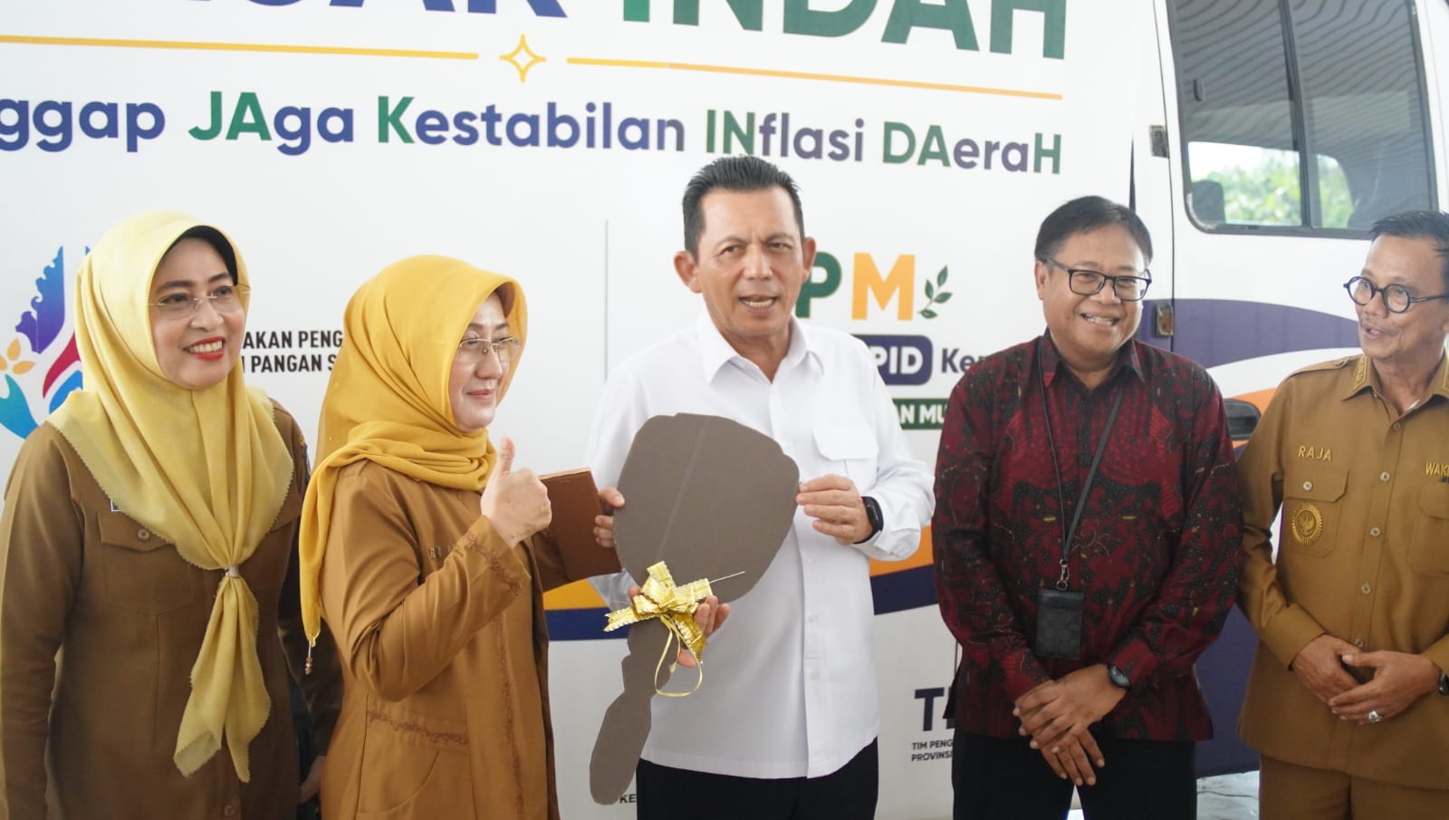 DKP2KH Kepri Terima Kendaraan Hibah dari Bank Indonesia untuk Perkuat Gerakan Pangan Murah (GPM) MOLEK