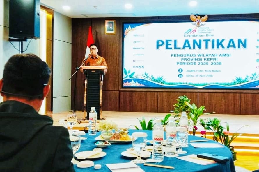 Diskominfo Kepri Tekankan Peran Media Tangkal Hoaks, Disampaikan pada Pelantikan AMSI Kepulauan Riau 2025–2028