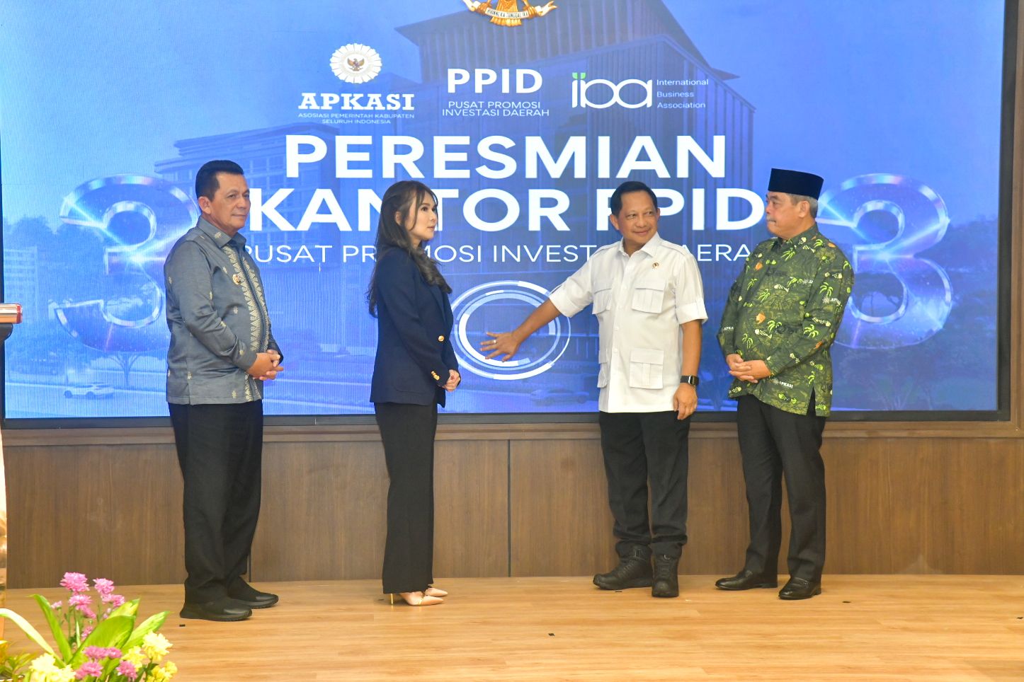 Gubernur Kepulauan Riau Ansar Ahmad Dampingi Mendagri Tito Karnavian Tutup Rakernas APKASI XVII Tahun 2026