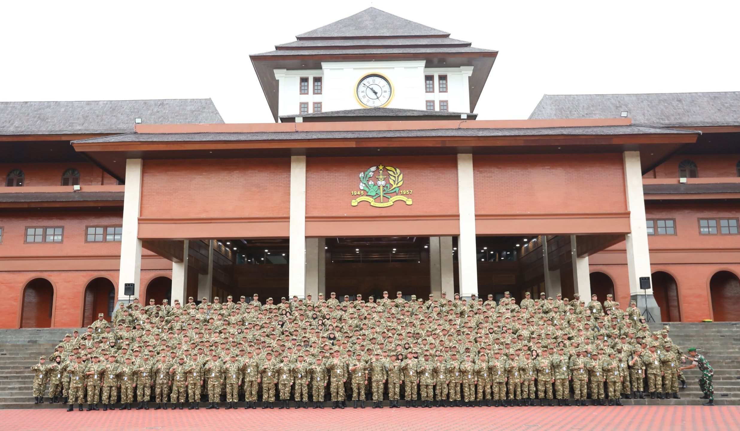 Gubernur Ansar Ahmad Bersama Kepala Daerah se Indonesia Mengikuti Retret di Magelang Selama 7 Hari