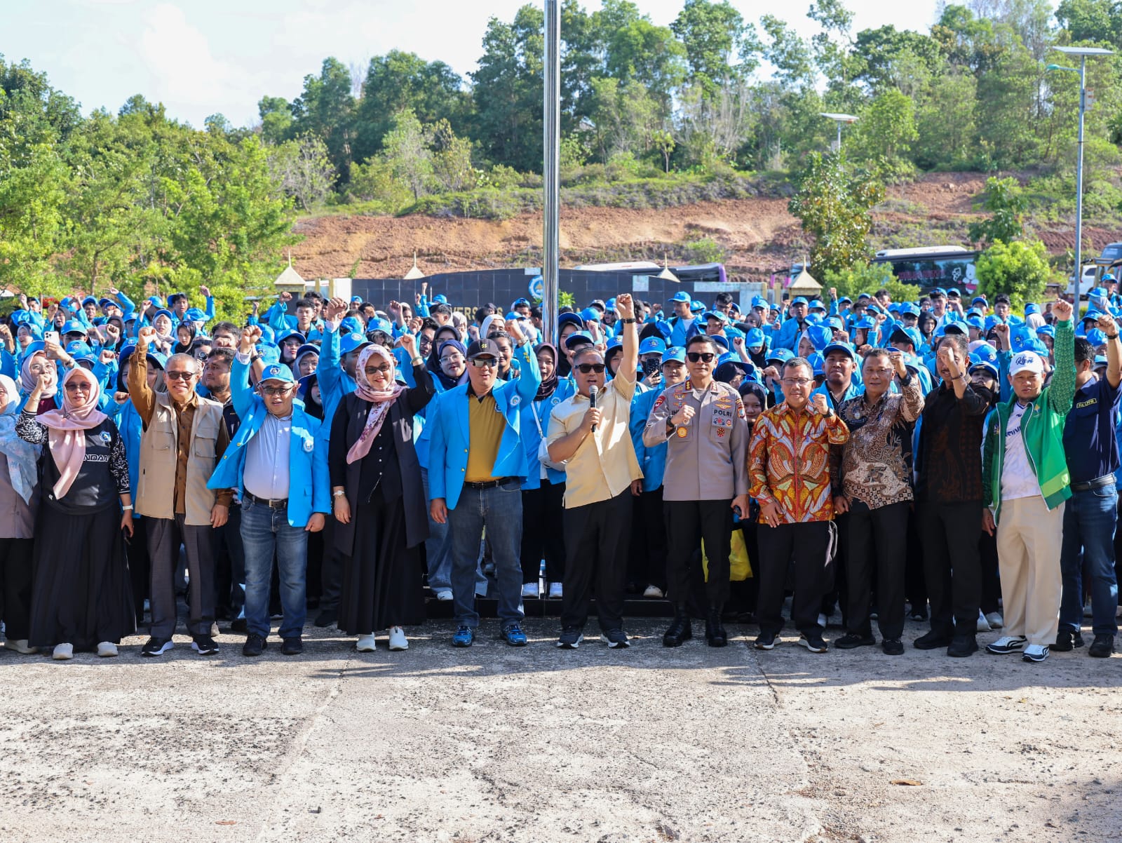 Wagub Nyanyang Lepas 1.336 Mahasiswa KKN UMRAH, Siap Mengabdi dan Berkontribusi untuk Masyarakat Kepri
