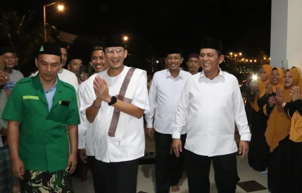 Kepala Badan Kesbangpol Kepri Safari Ramadhan Bersama Menteri Pariwisata RI dan Gubernur Kepri di Masjid Mukhtarul Arifin, Kota Batam