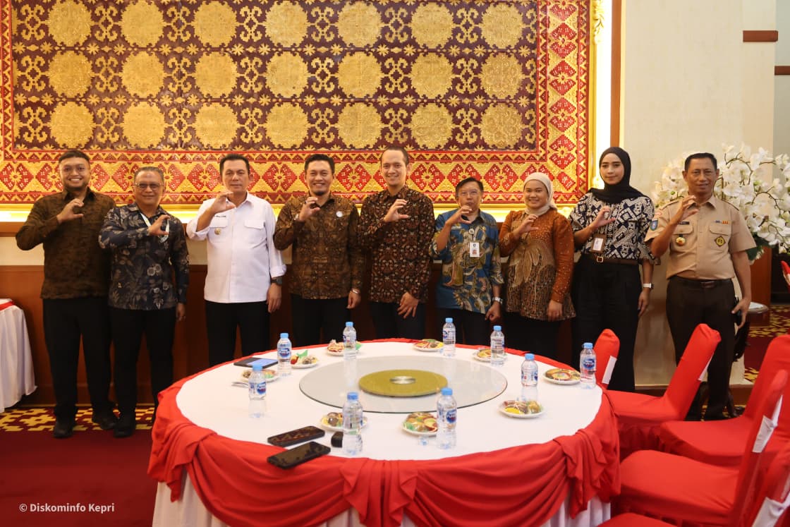 Gubernur Ansar Bahas Penguatan Internet dan Green Energy Bersama PLN Icon Plus