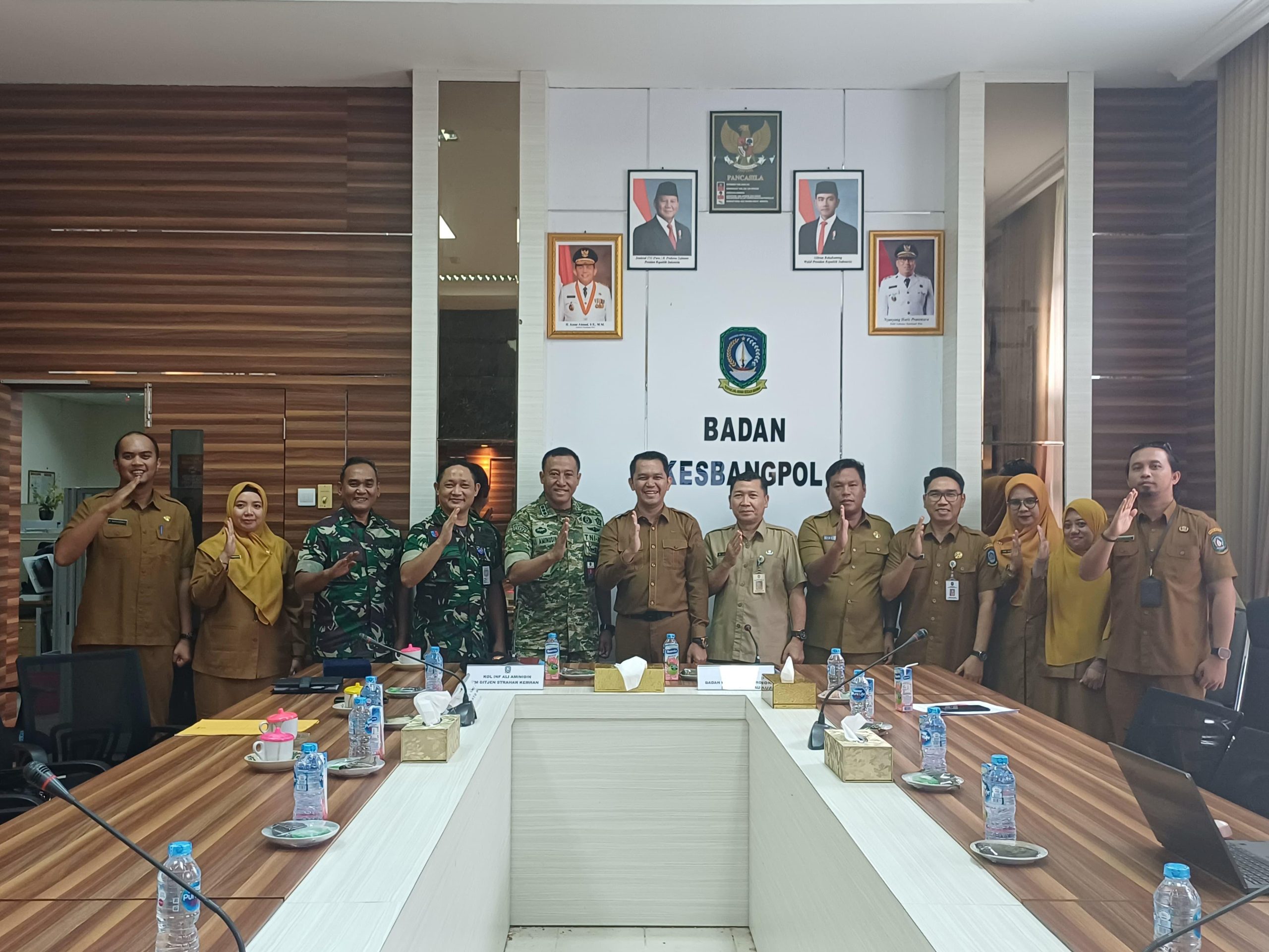 Kesbangpol Kepri Terima Kunjungan Tim Ditjen Strahan Kementrian Pertahanan RI