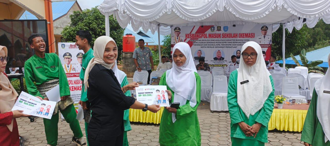 Komitmen Berantas Narkoba, Kesbangpol Kepri Gandeng BNN Sosialisasikan Bahaya Narkoba Kepada Generasi Muda