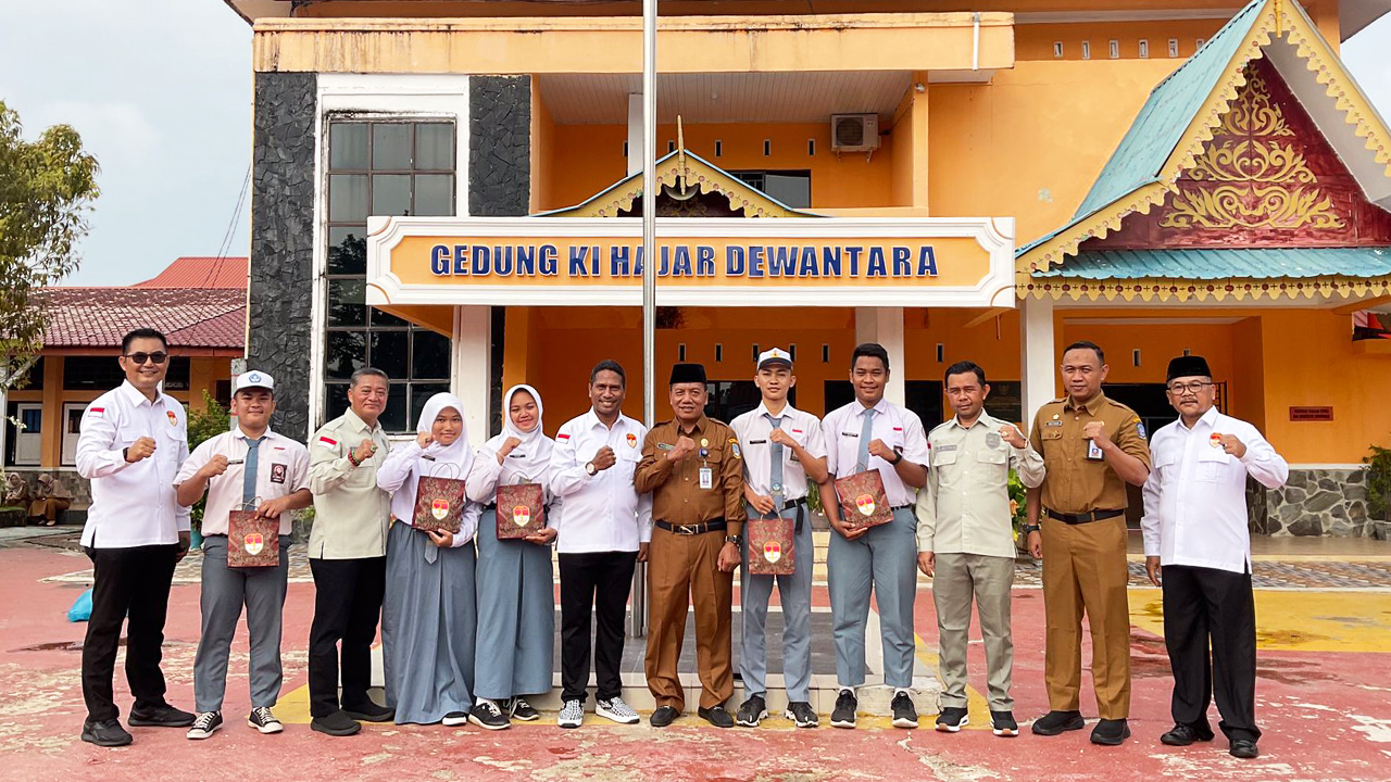 Bidang Ideologi, Kebangsaan Dan Wawasan Bangsa Bakesbangpol Kepri Bersama FPK Kepri Kunjungi SMAN 1 Tanjungpinang