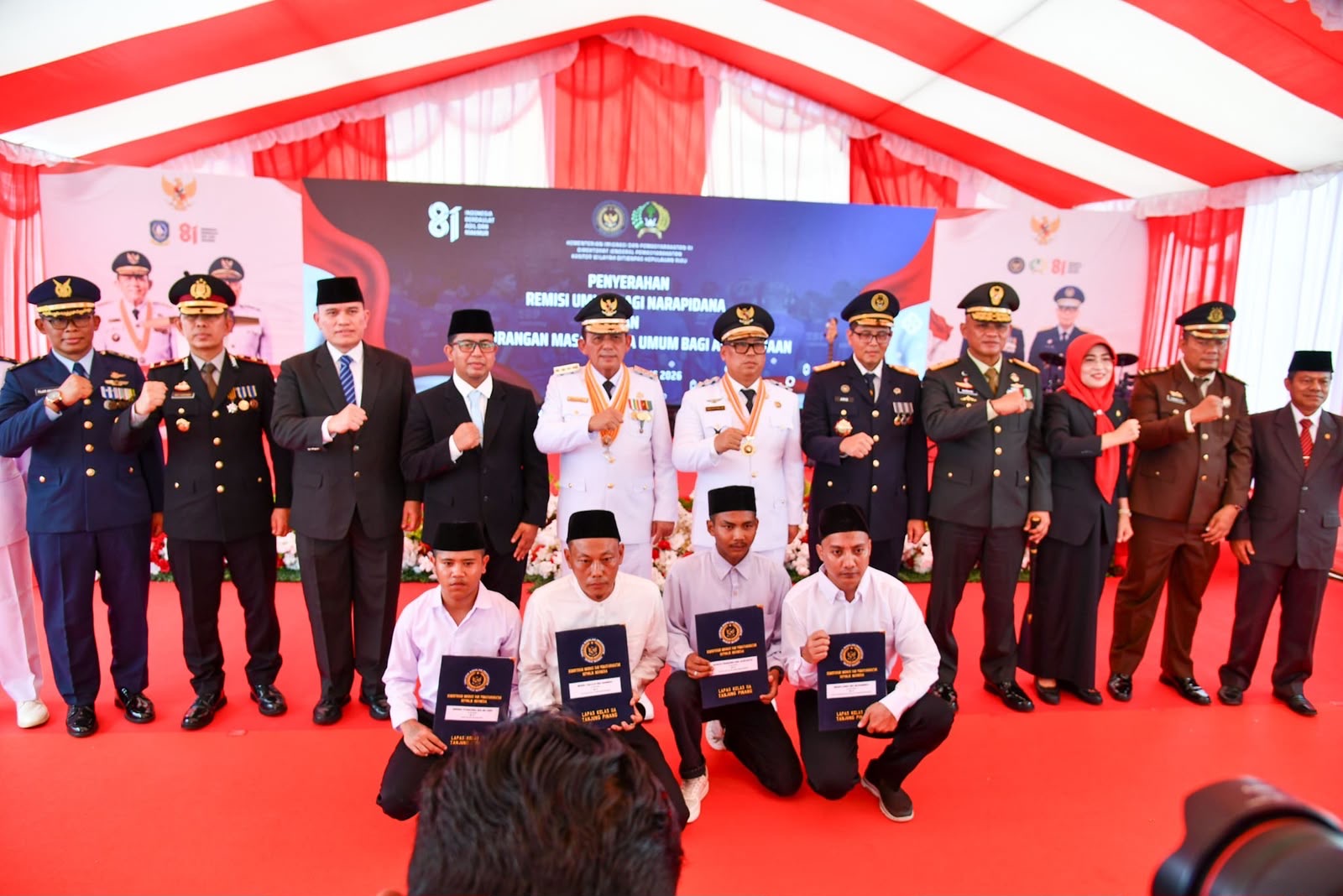 Gubernur Ansar Serahkan Remisi HUT ke-81 RI, 36 Warga Binaan Langsung Bebas