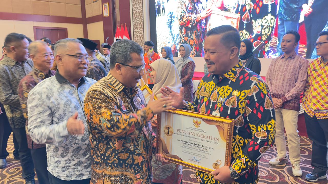 Badan Kesbangpol Kepri Raih Peringkat Ke-1 OPD Ter-Informatif Anugerah Keterbukaan Informasi Publik Se-Provinsi Kepulauan Riau Tahun 2025