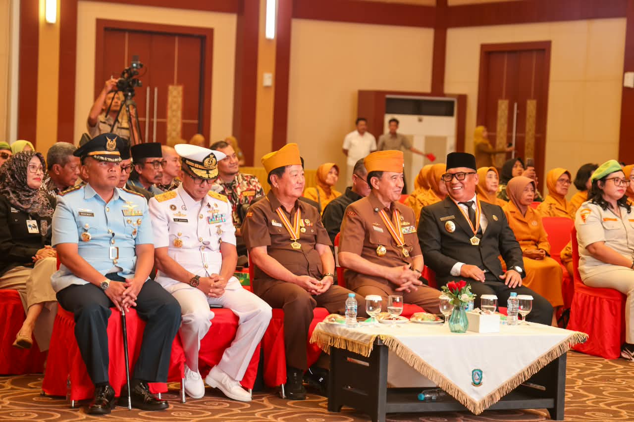 Wagub Nyanyang Terima Anugerah Bintang Veteran pada Peringatan Hari Veteran Nasional 2026